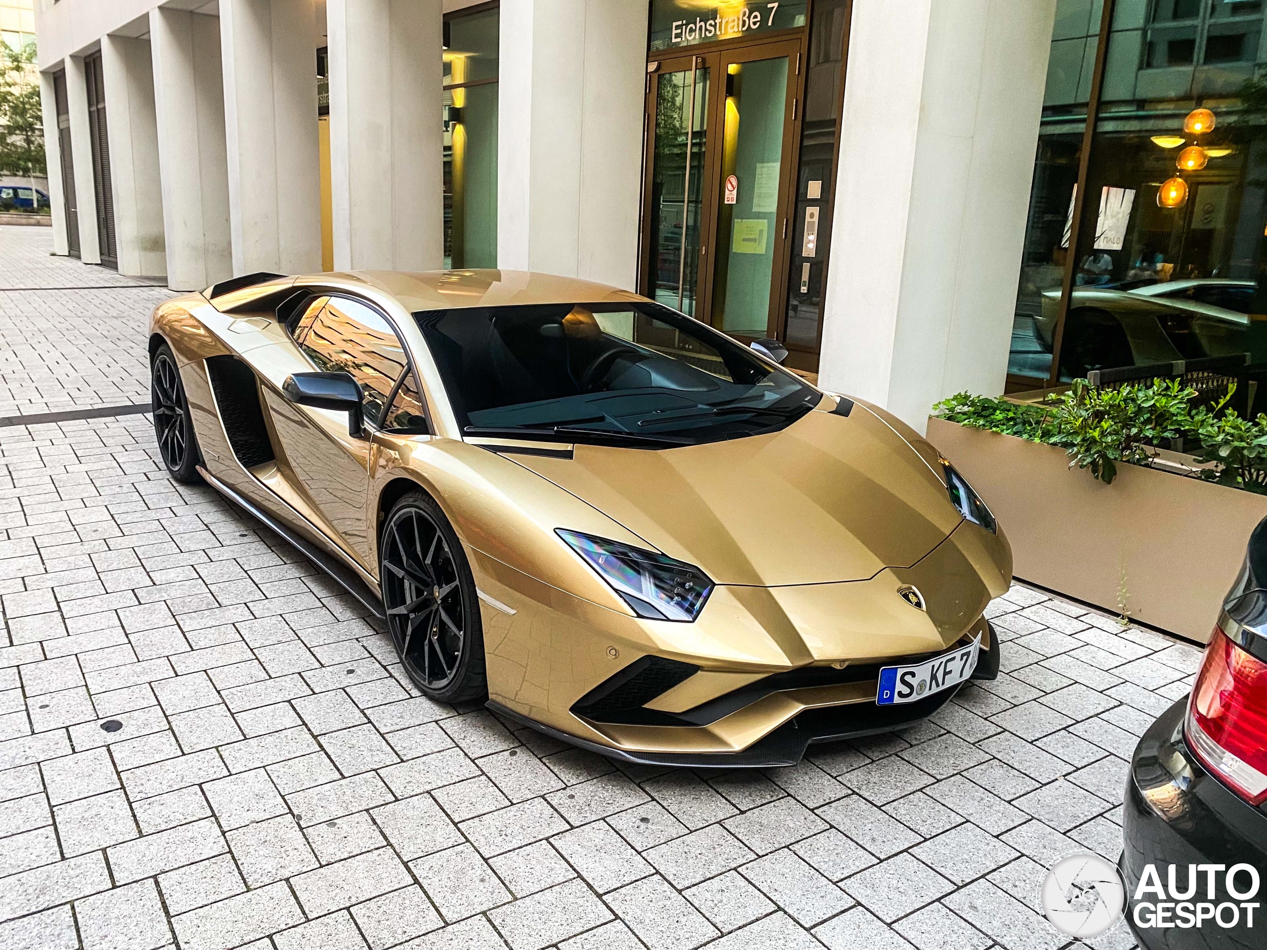 Lamborghini Aventador S LP740-4