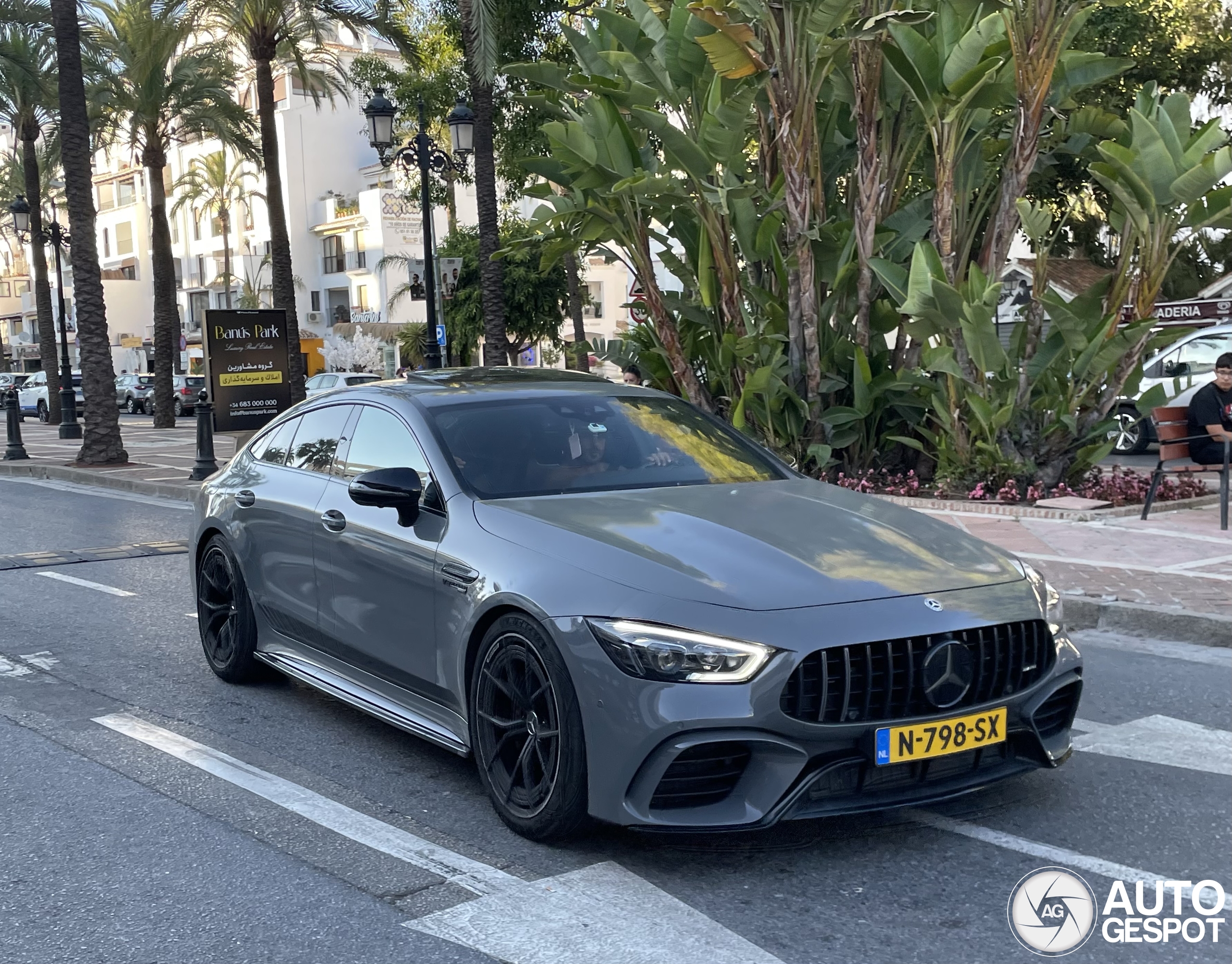 Mercedes-AMG GT 63 S X290