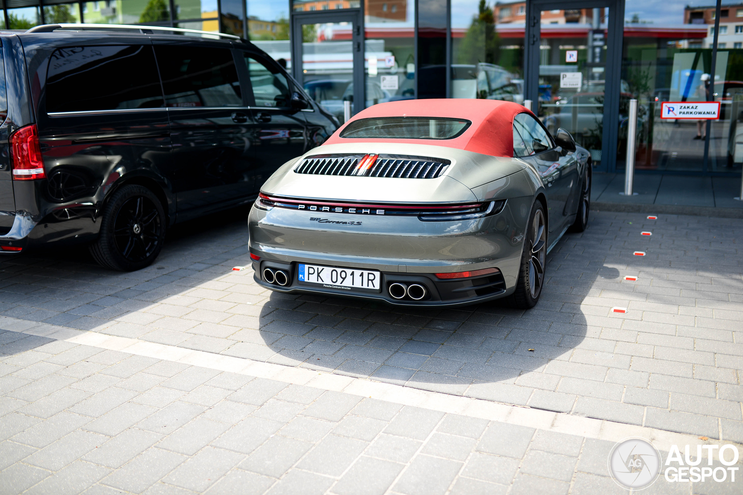 Porsche 992 Carrera 4S Cabriolet