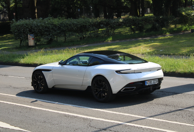 Aston Martin DB11