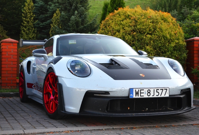 Porsche 992 GT3 RS Weissach Package