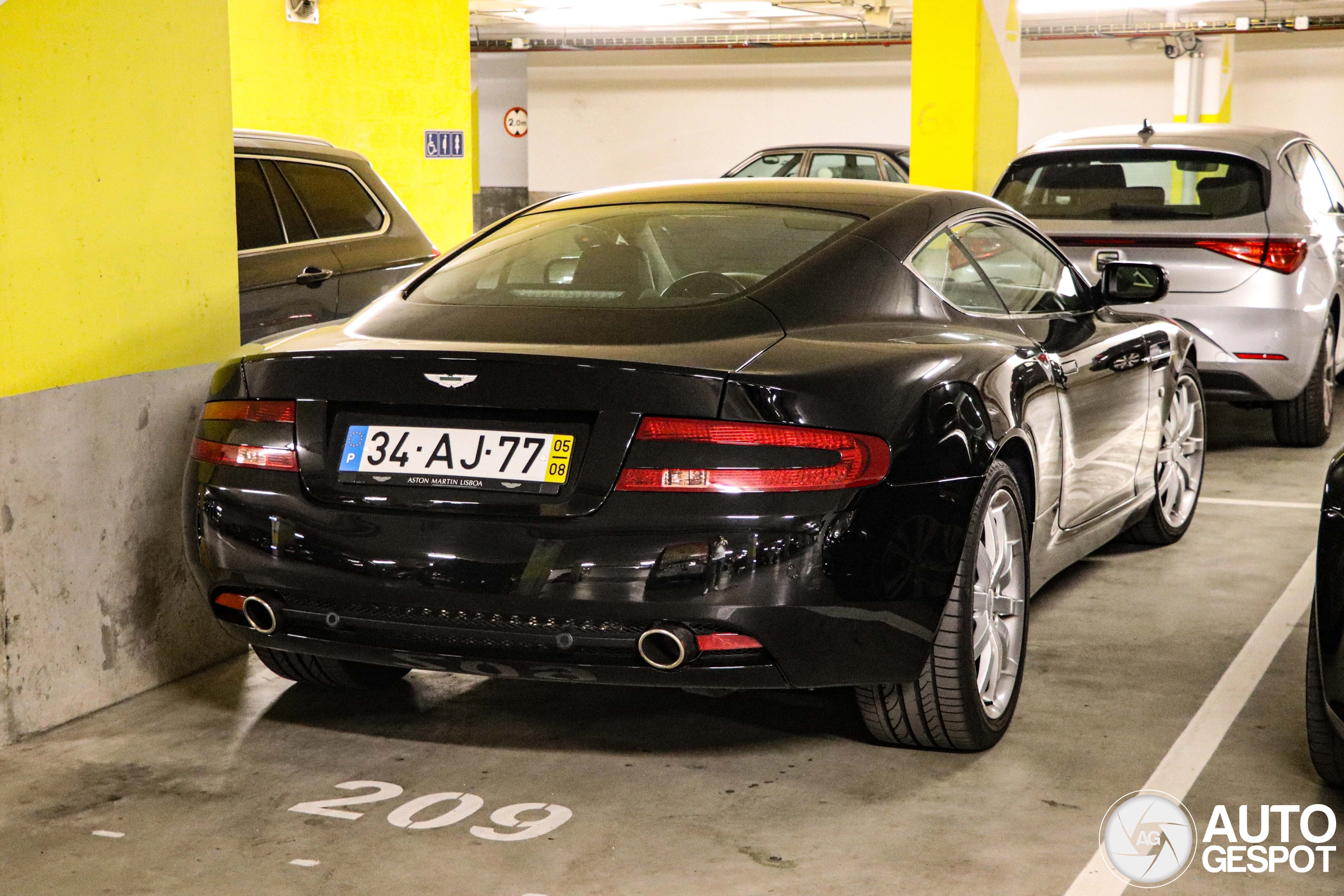 Aston Martin DB9