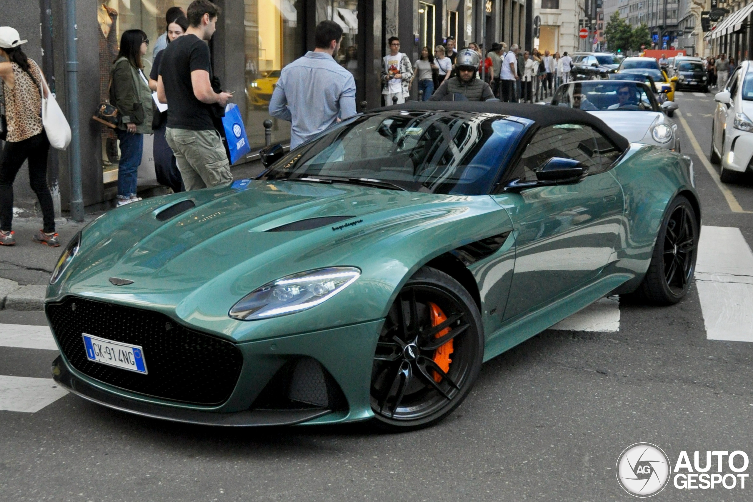 Aston Martin DBS Superleggera Volante