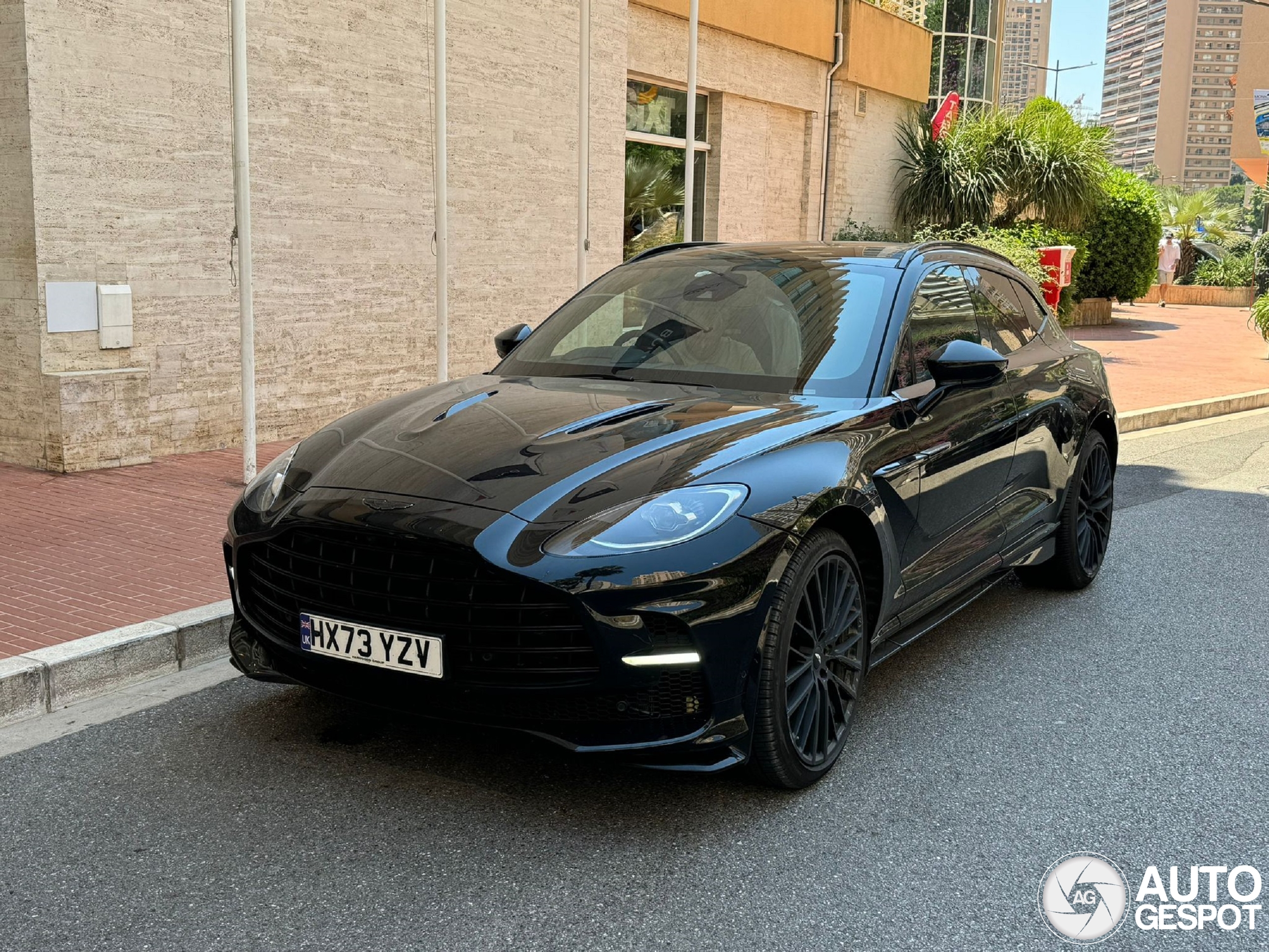 Aston Martin DBX707