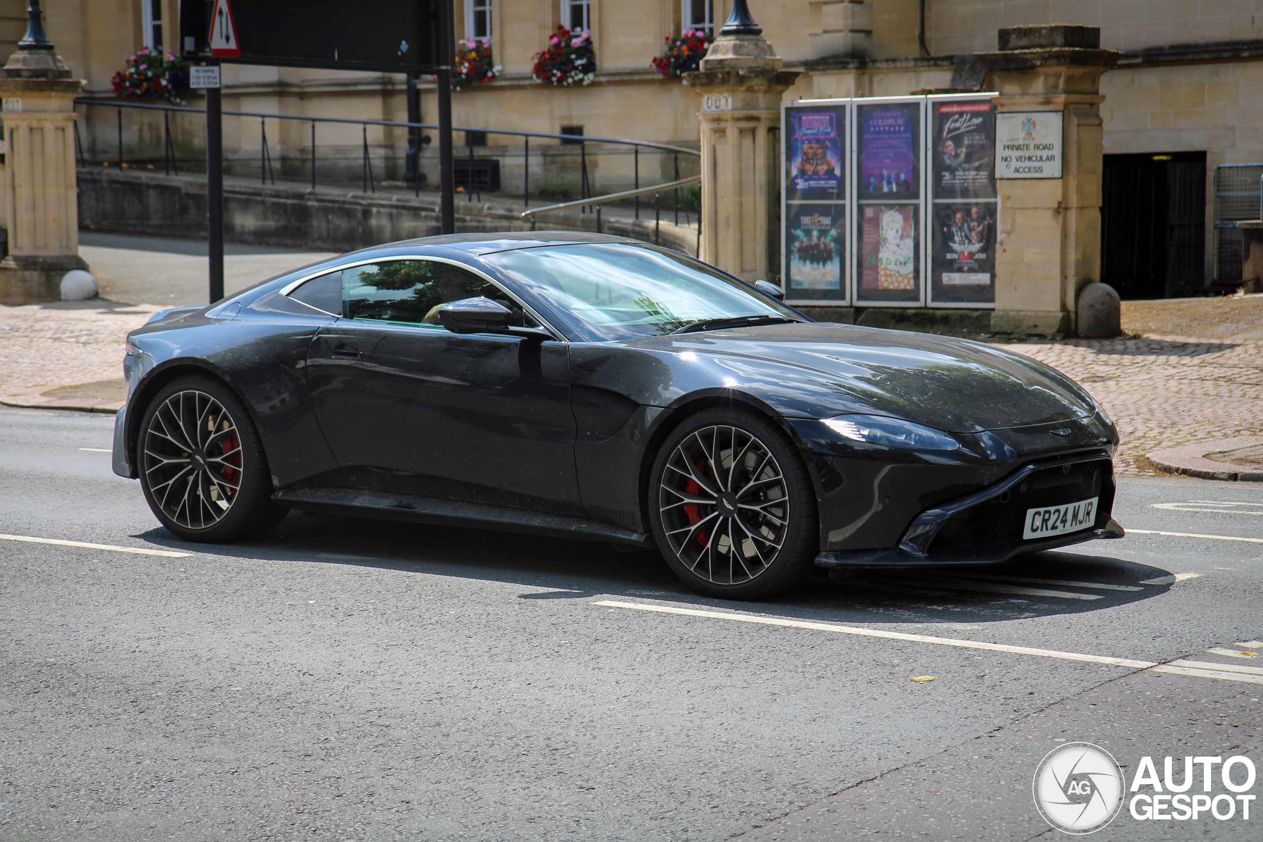 Aston Martin V8 Vantage 2018