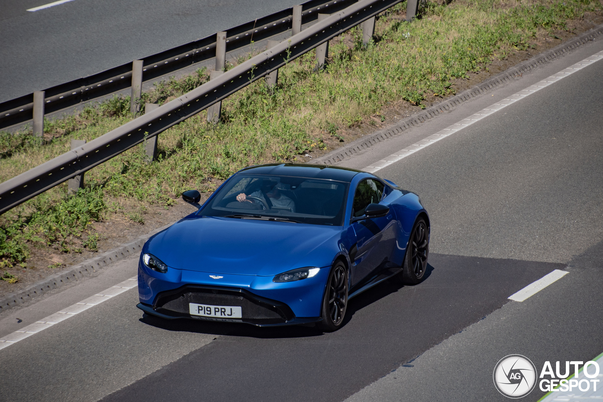 Aston Martin V8 Vantage 2018