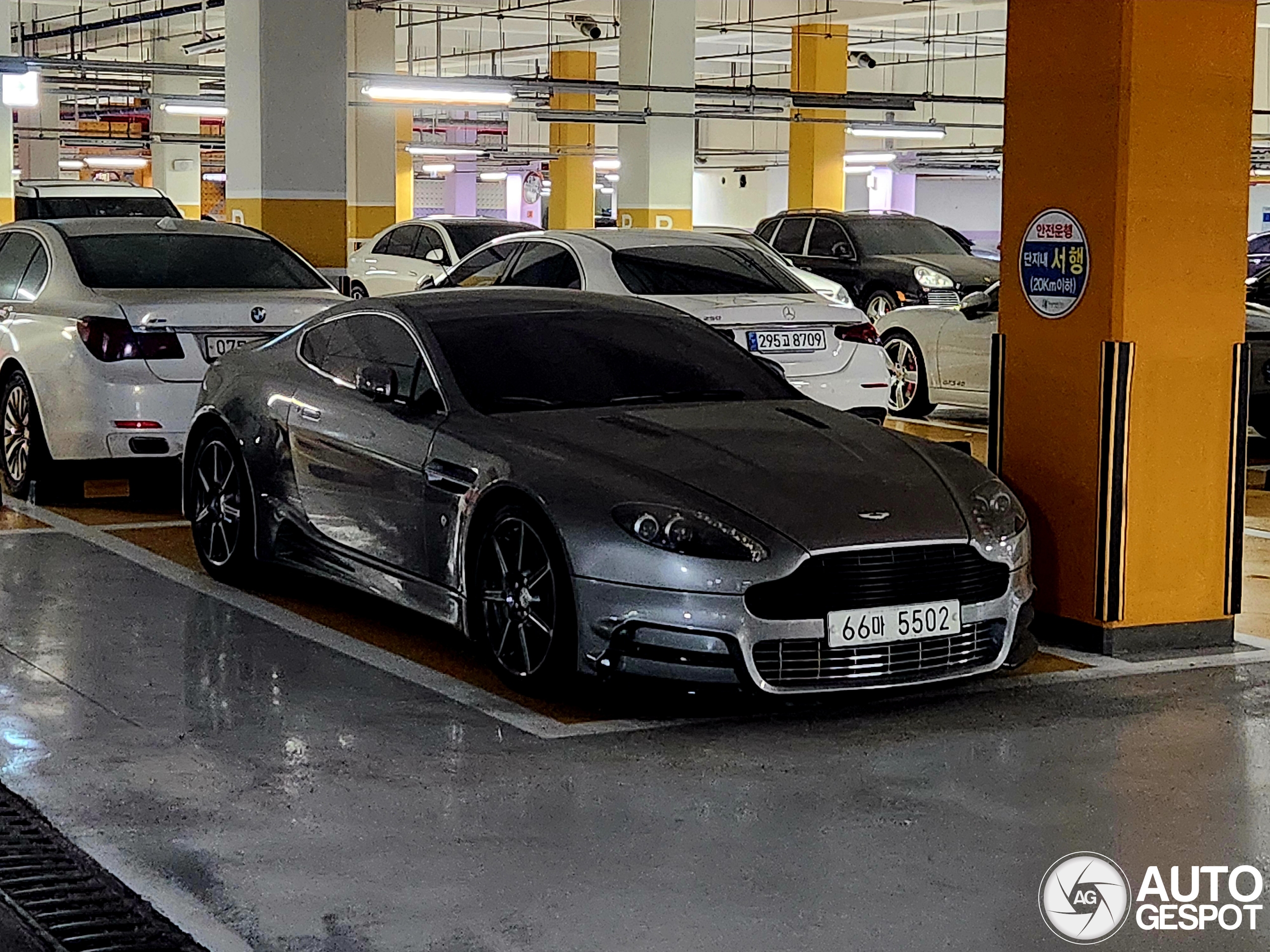 Aston Martin Mansory V8 Vantage