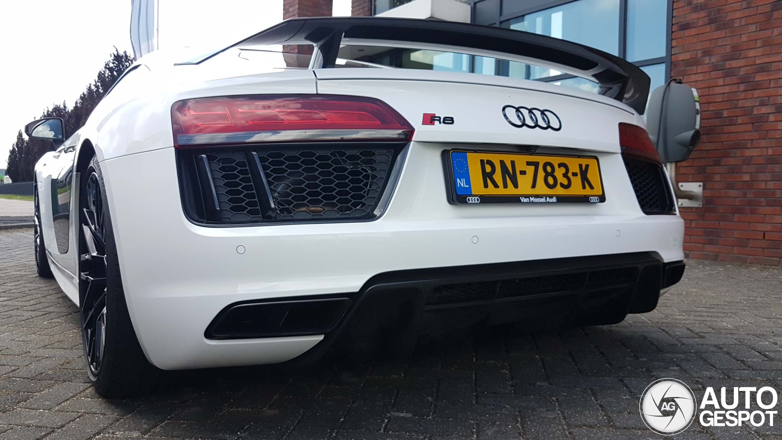 Audi R8 V10 Plus 2015