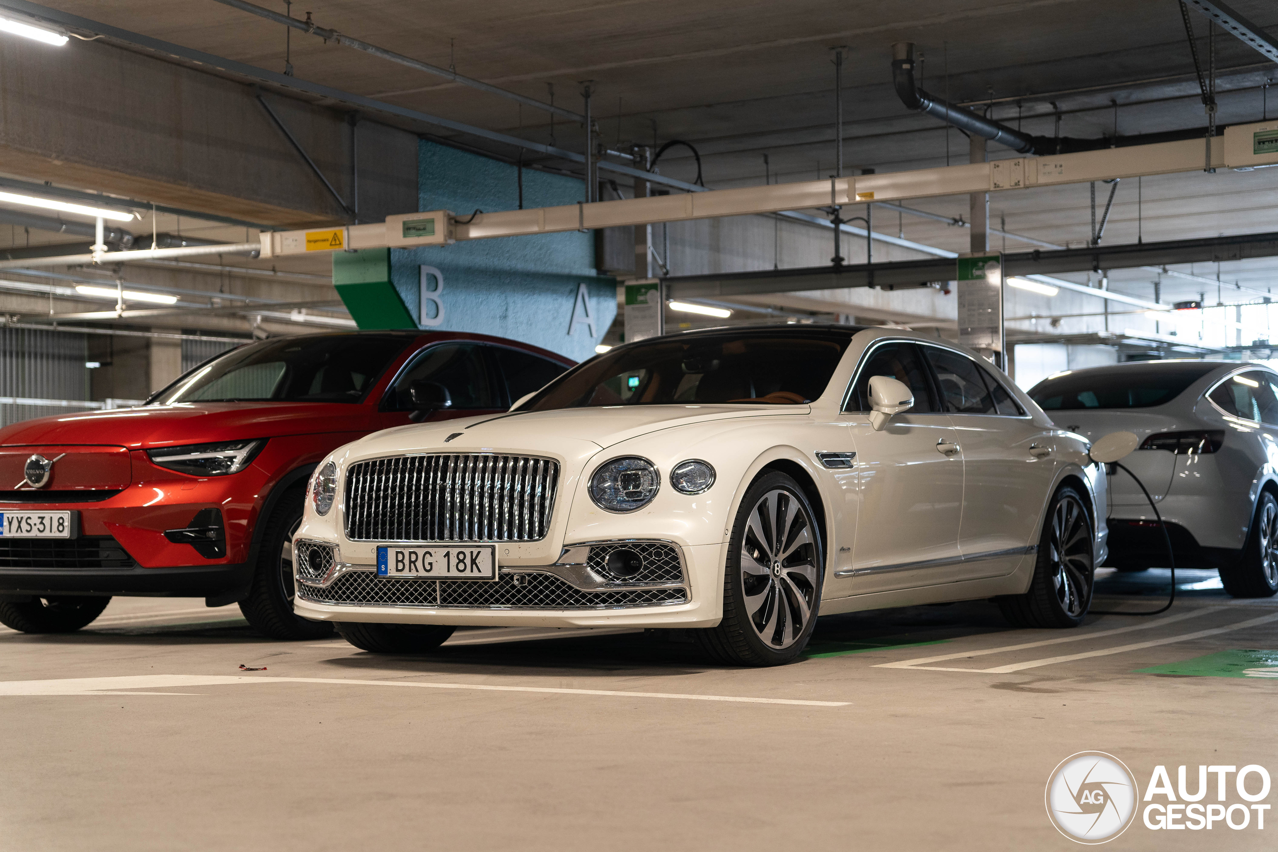 Bentley Flying Spur Hybrid Azure