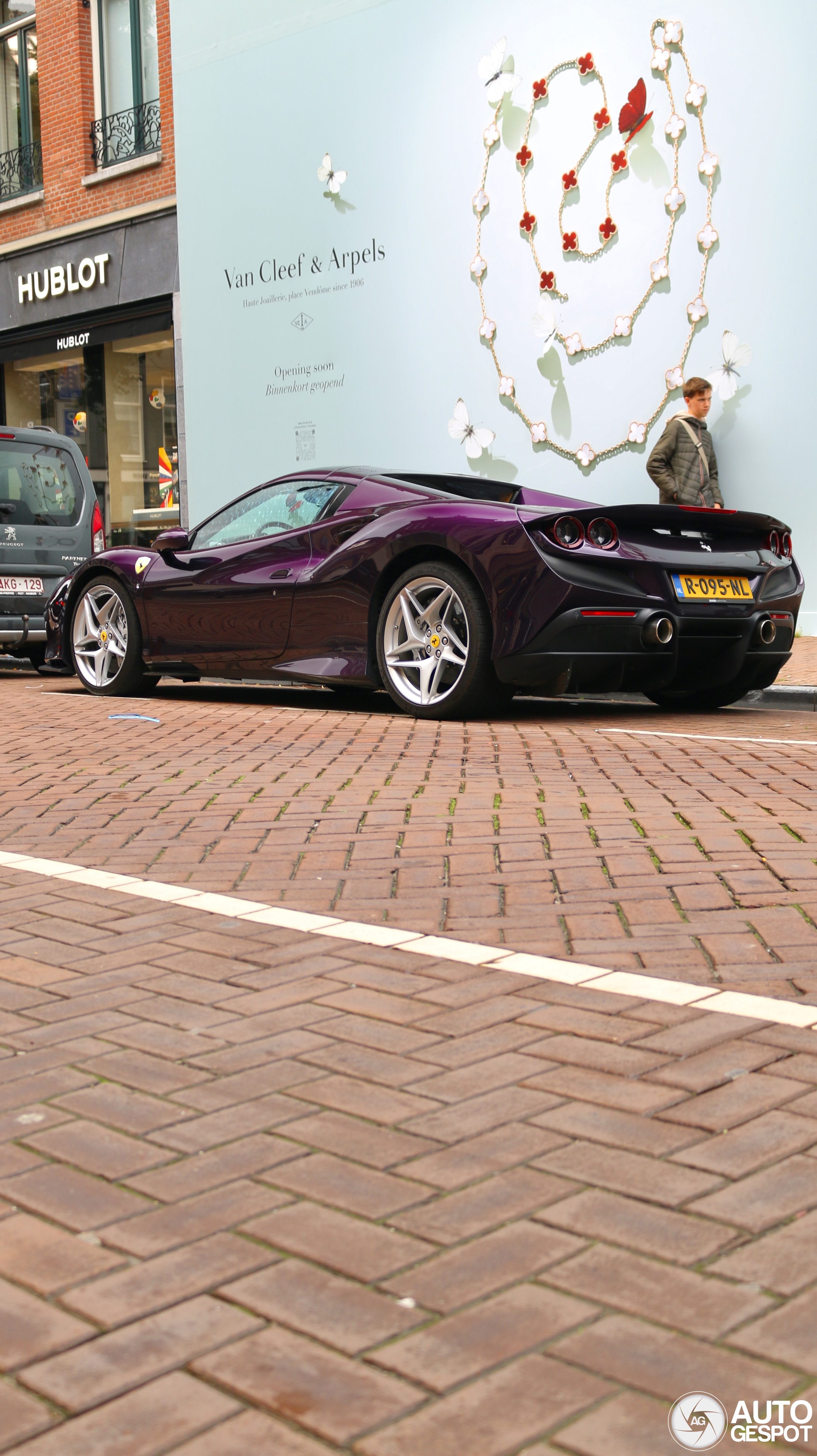 Deze Nederlandse Ferrari F8 is wel heel lekker