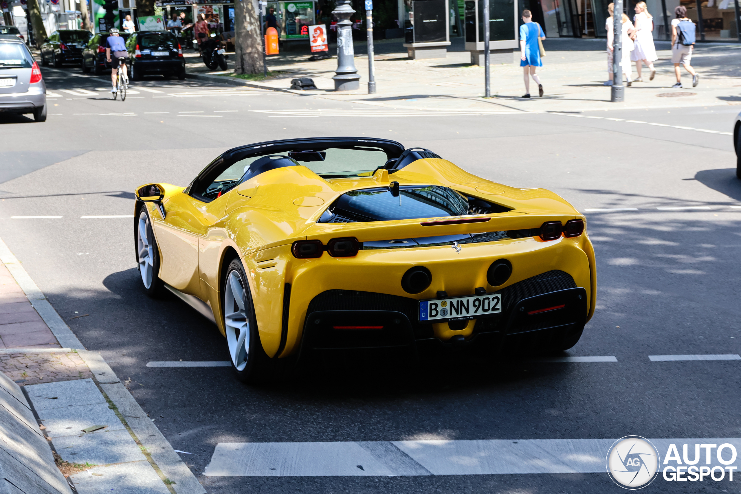 Ferrari SF90 Spider