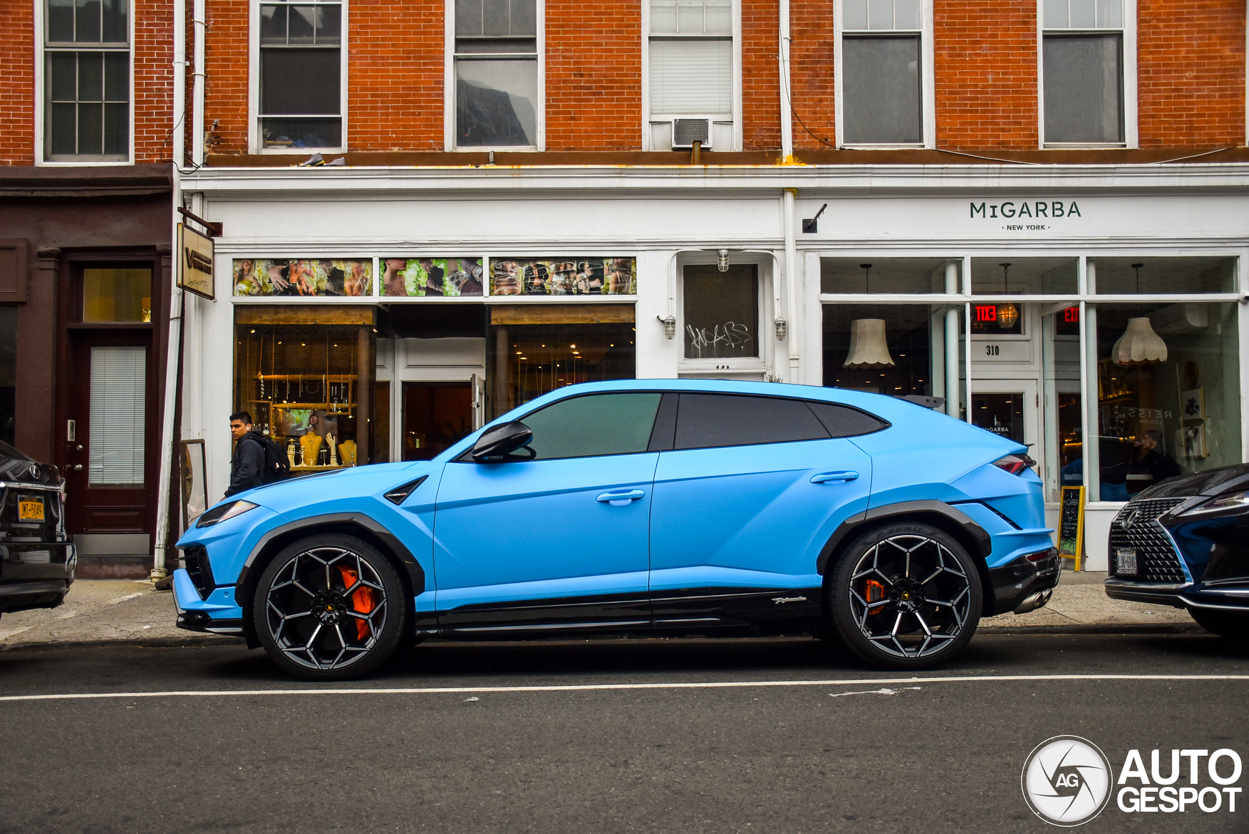 Babyblauw is een opmerkelijke keuze voor de Lamborghini Urus Performante