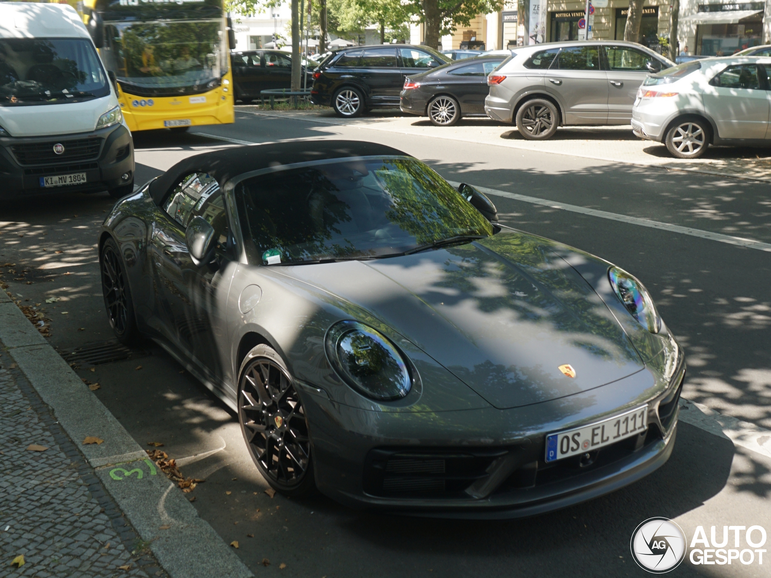 Porsche 992 Carrera 4 GTS Cabriolet