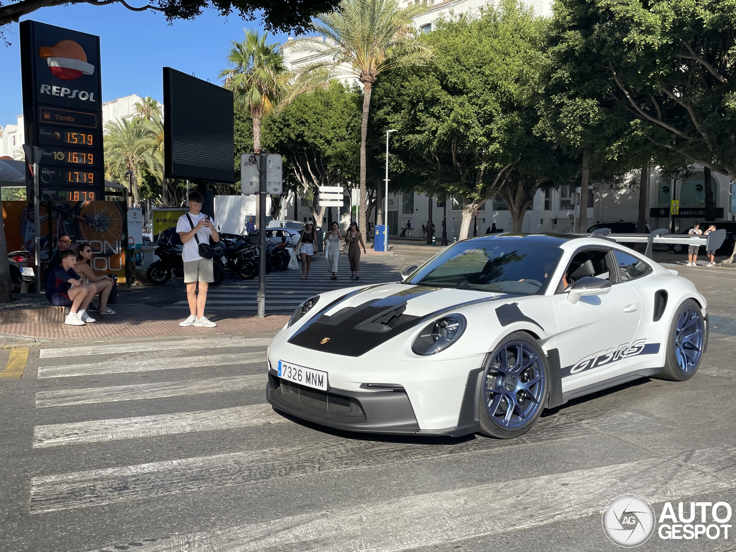 Porsche 992 GT3 RS Weissach Package