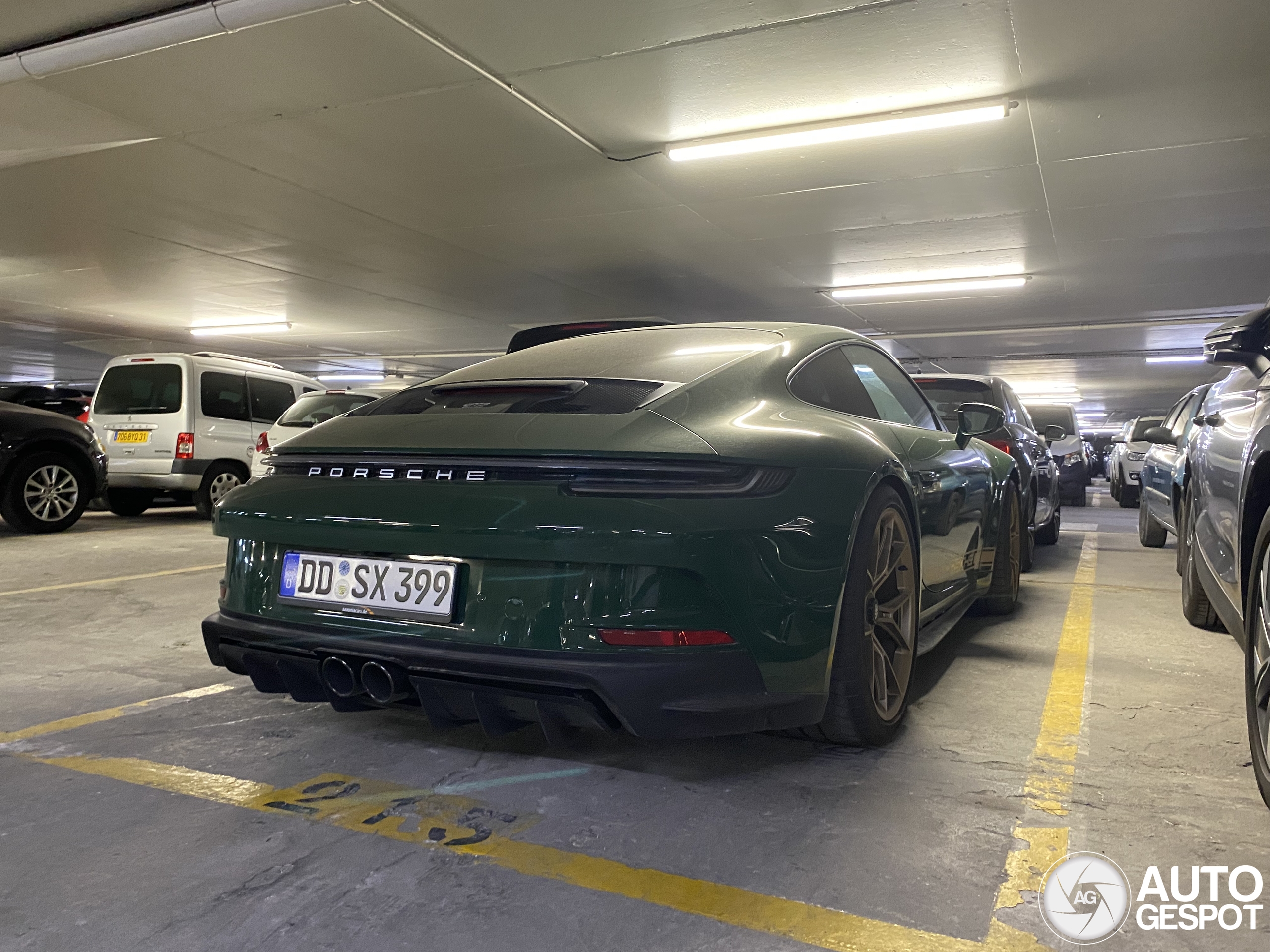 Porsche 992 GT3 Touring