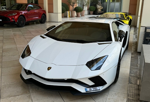 Lamborghini Aventador S LP740-4