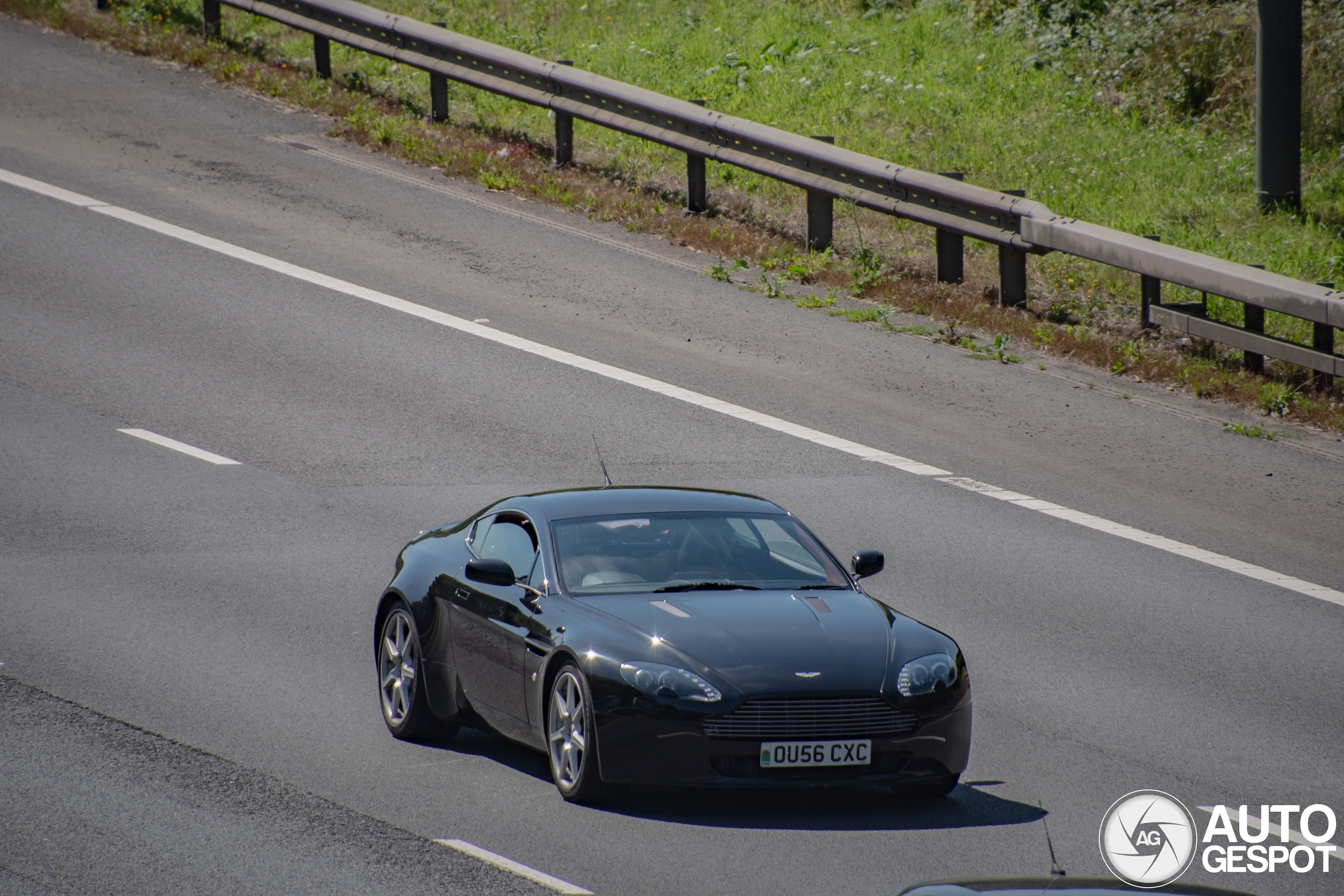 Aston Martin V8 Vantage