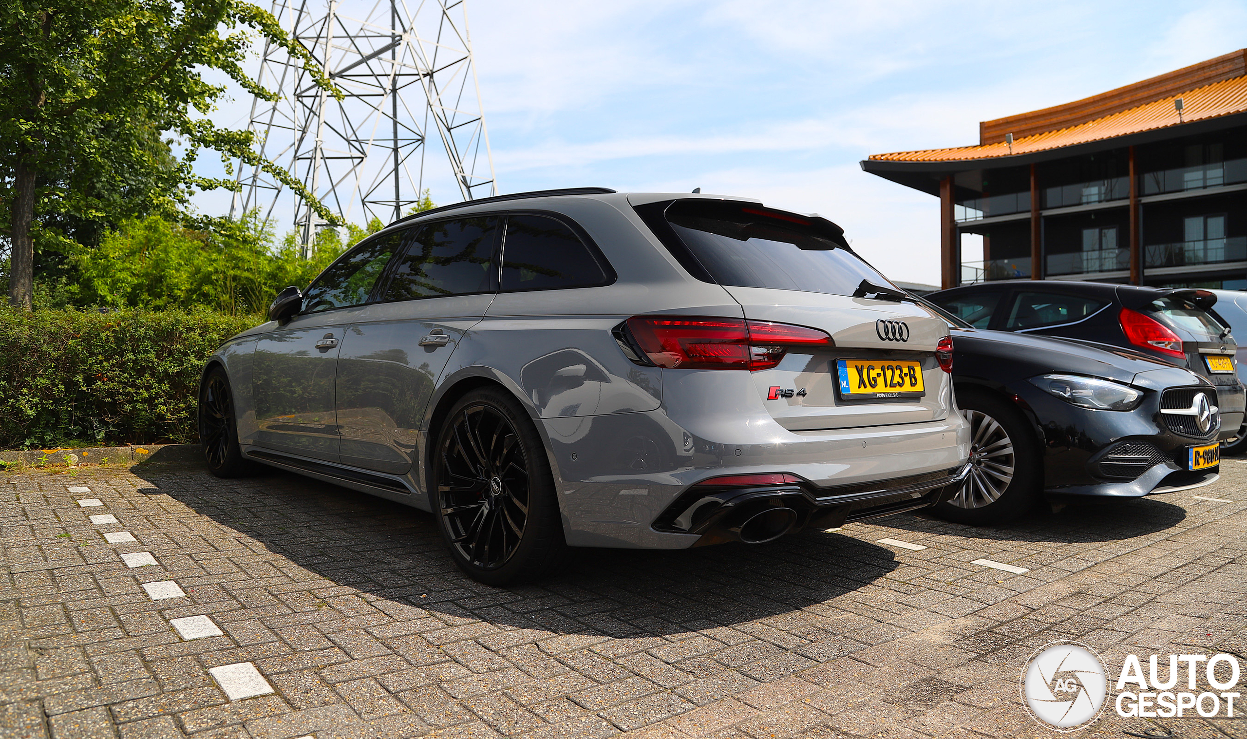 Audi RS4 Avant B9