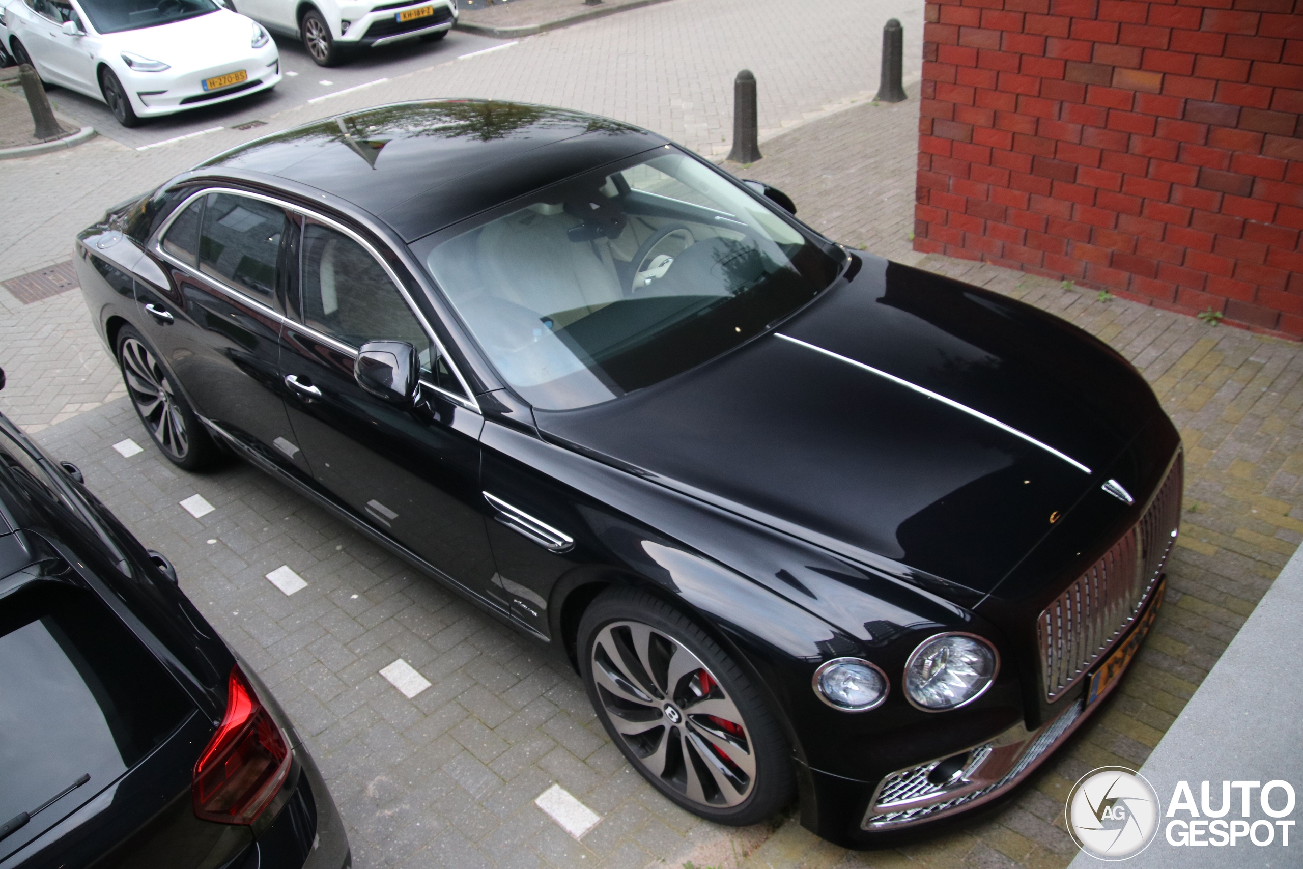 Bentley Flying Spur V8 Azure