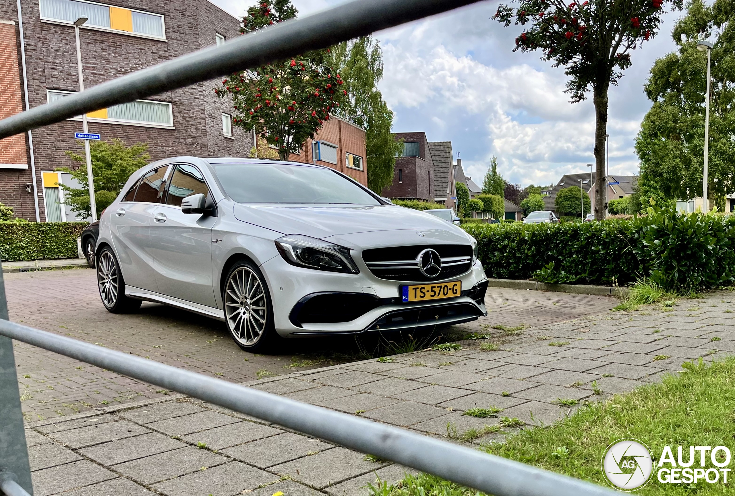 Mercedes-AMG A 45 W176 2015