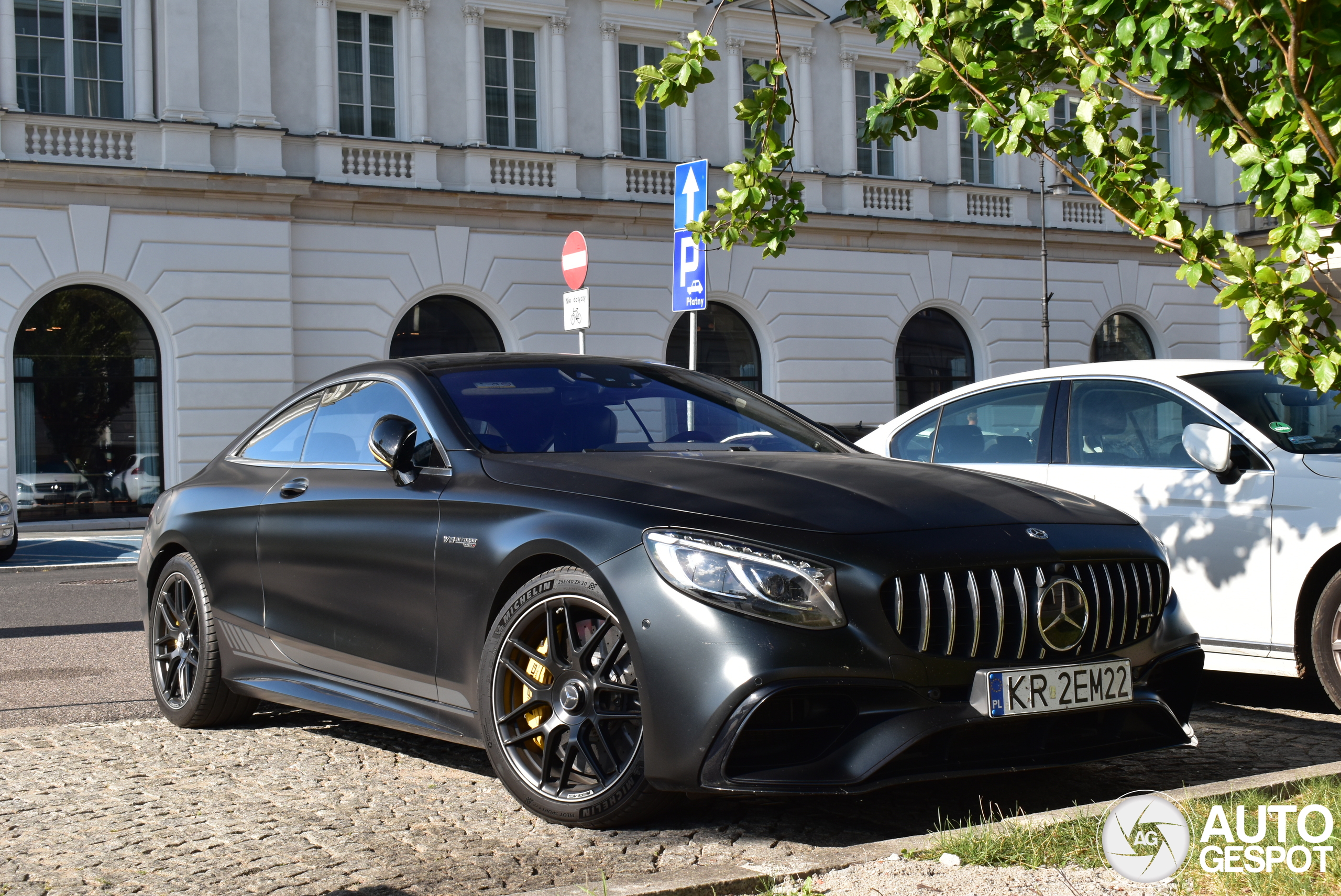 Mercedes-AMG S 63 Coupé C217 2018 Yellow Night Edition