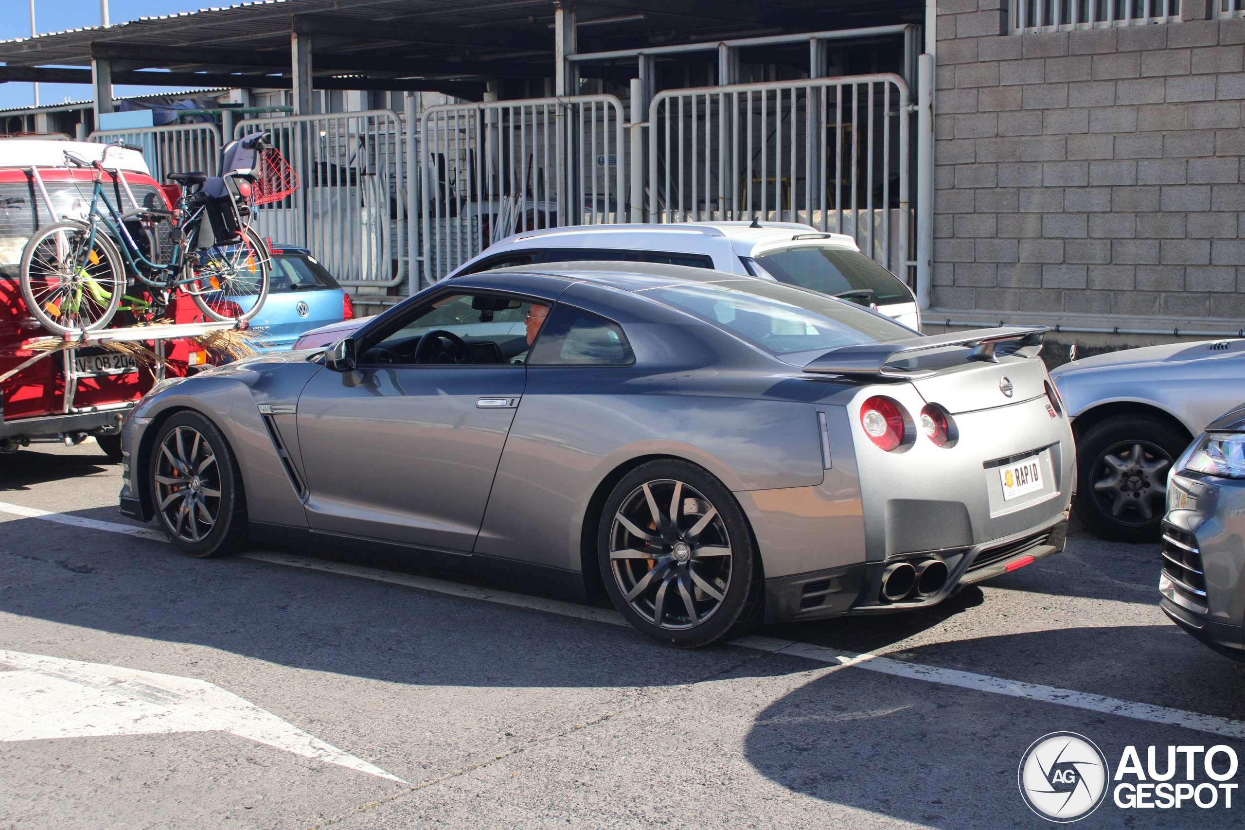 Nissan GT-R 2015