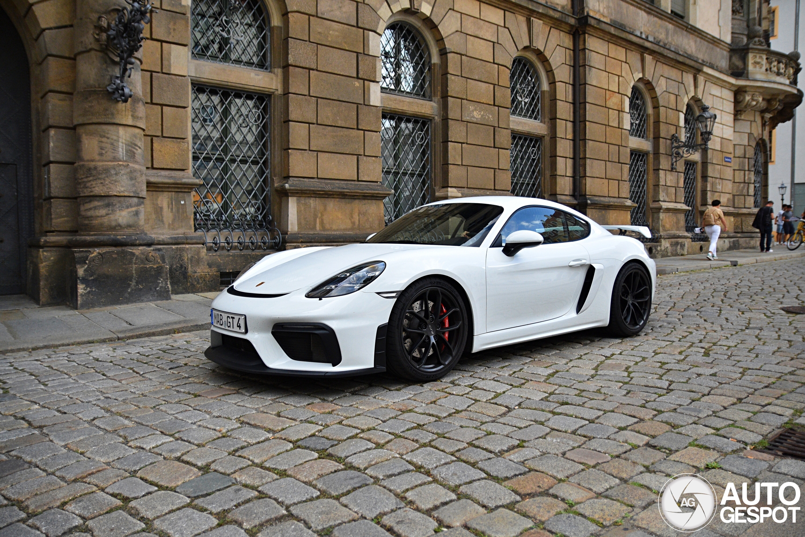 Porsche 718 Cayman GT4