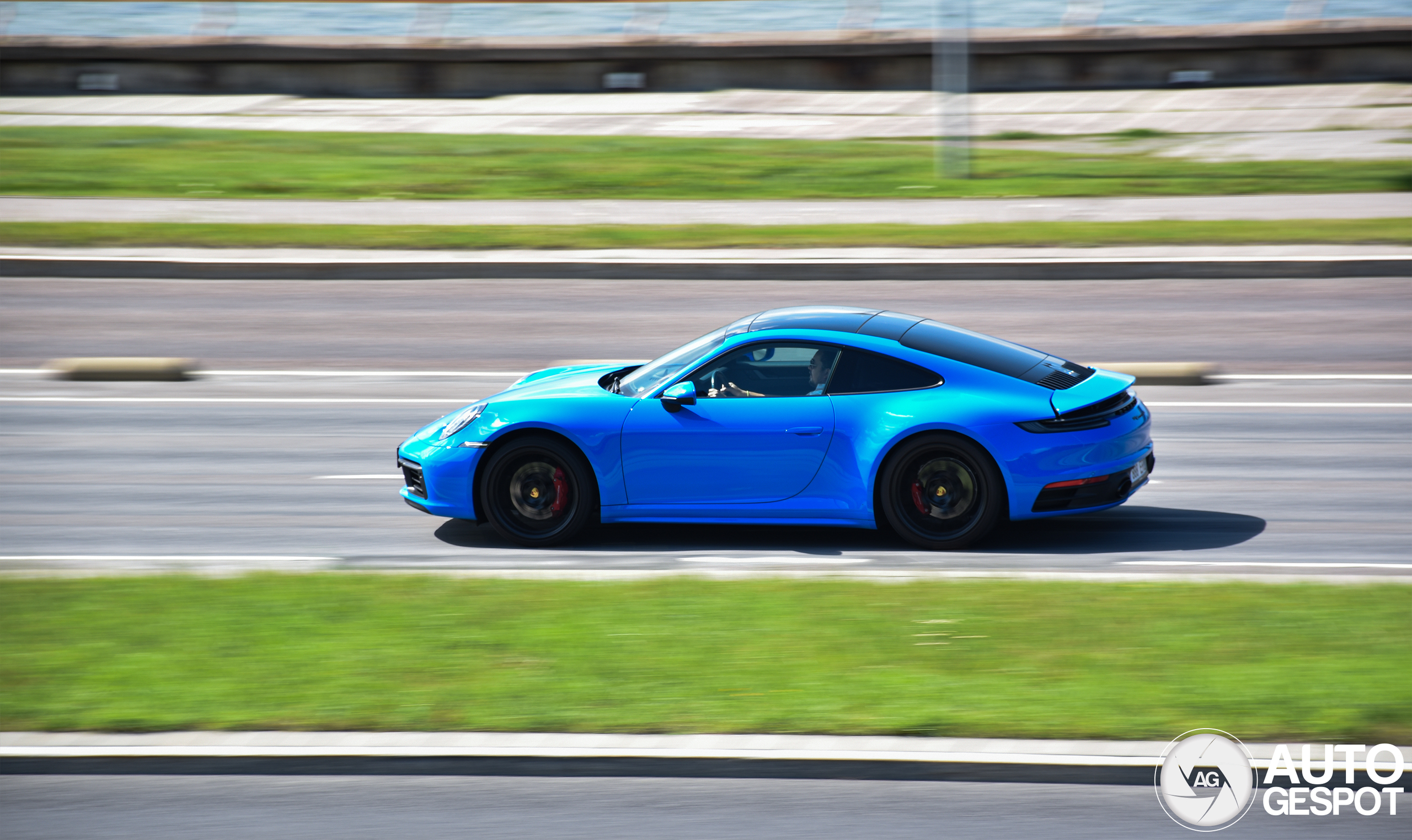 Porsche 992 Carrera 4S