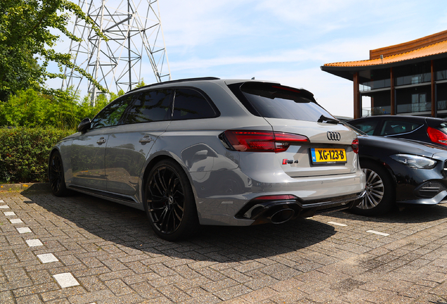 Audi RS4 Avant B9