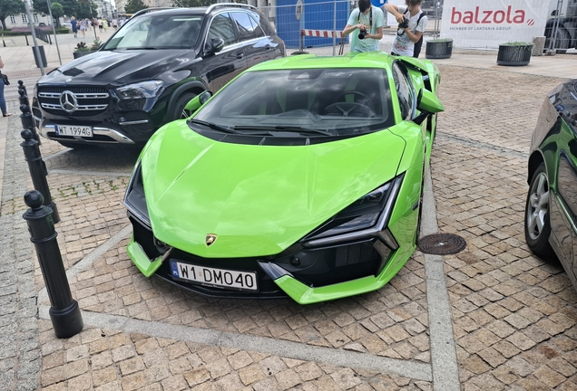 Lamborghini Revuelto