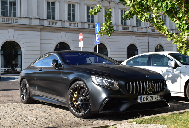 Mercedes-AMG S 63 Coupé C217 2018 Yellow Night Edition