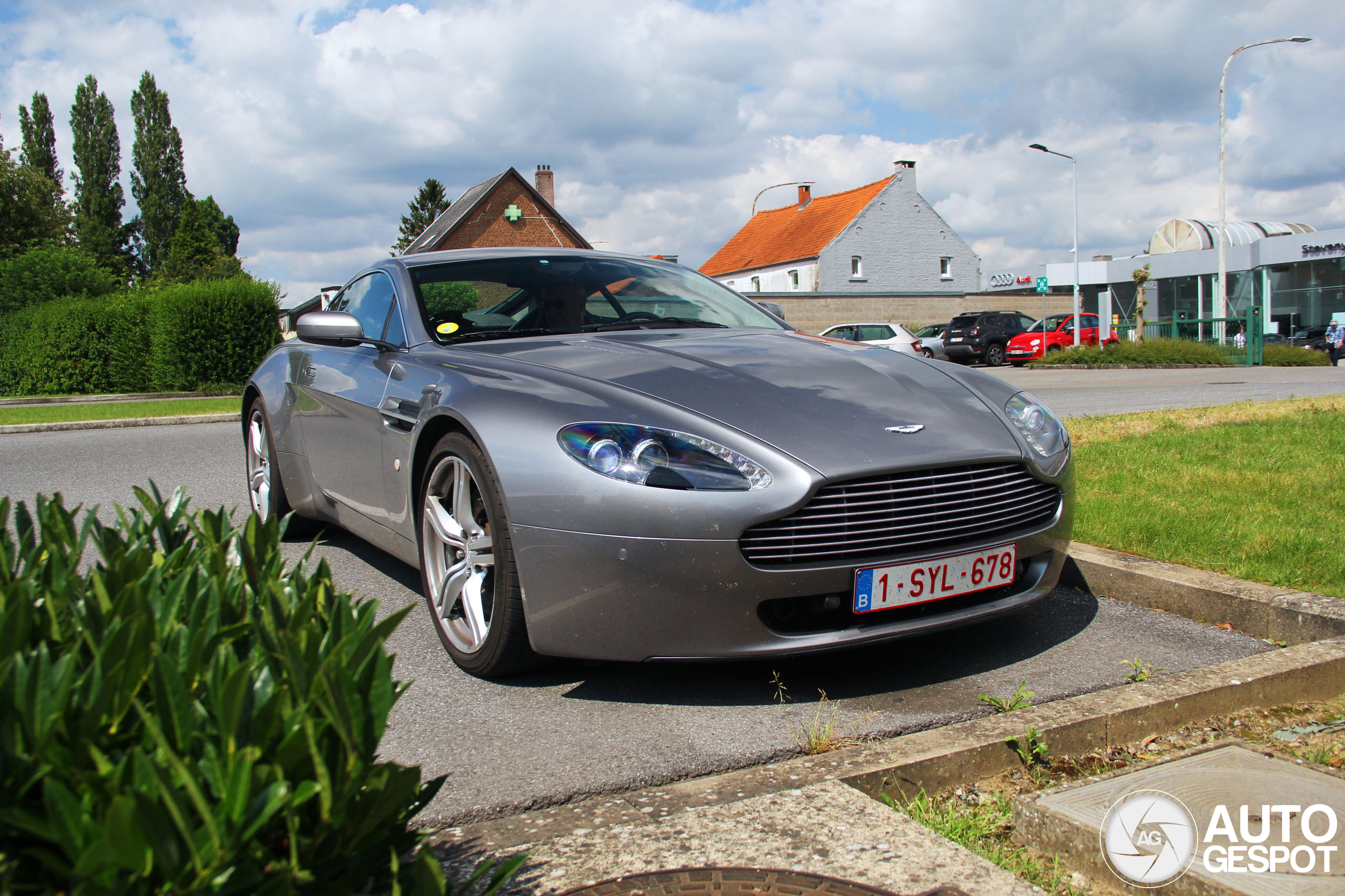 Aston Martin V8 Vantage