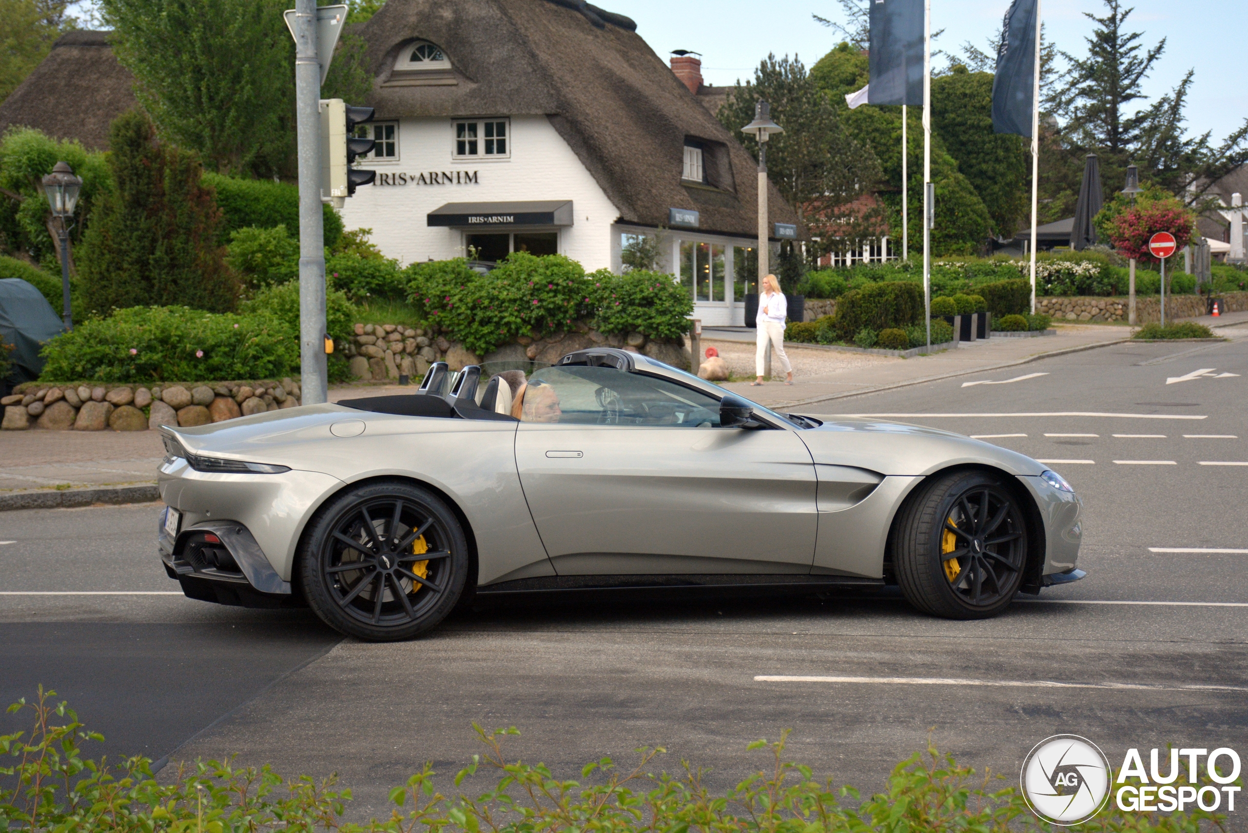 Aston Martin V8 Vantage Roadster 2020