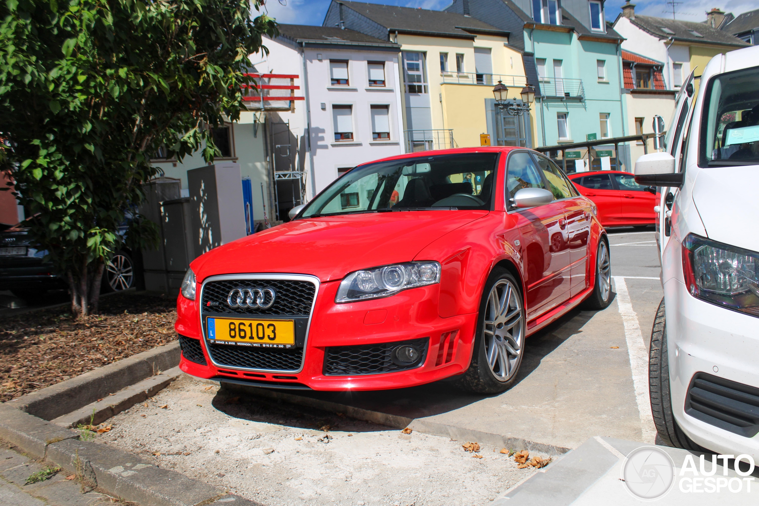 Audi RS4 Sedan