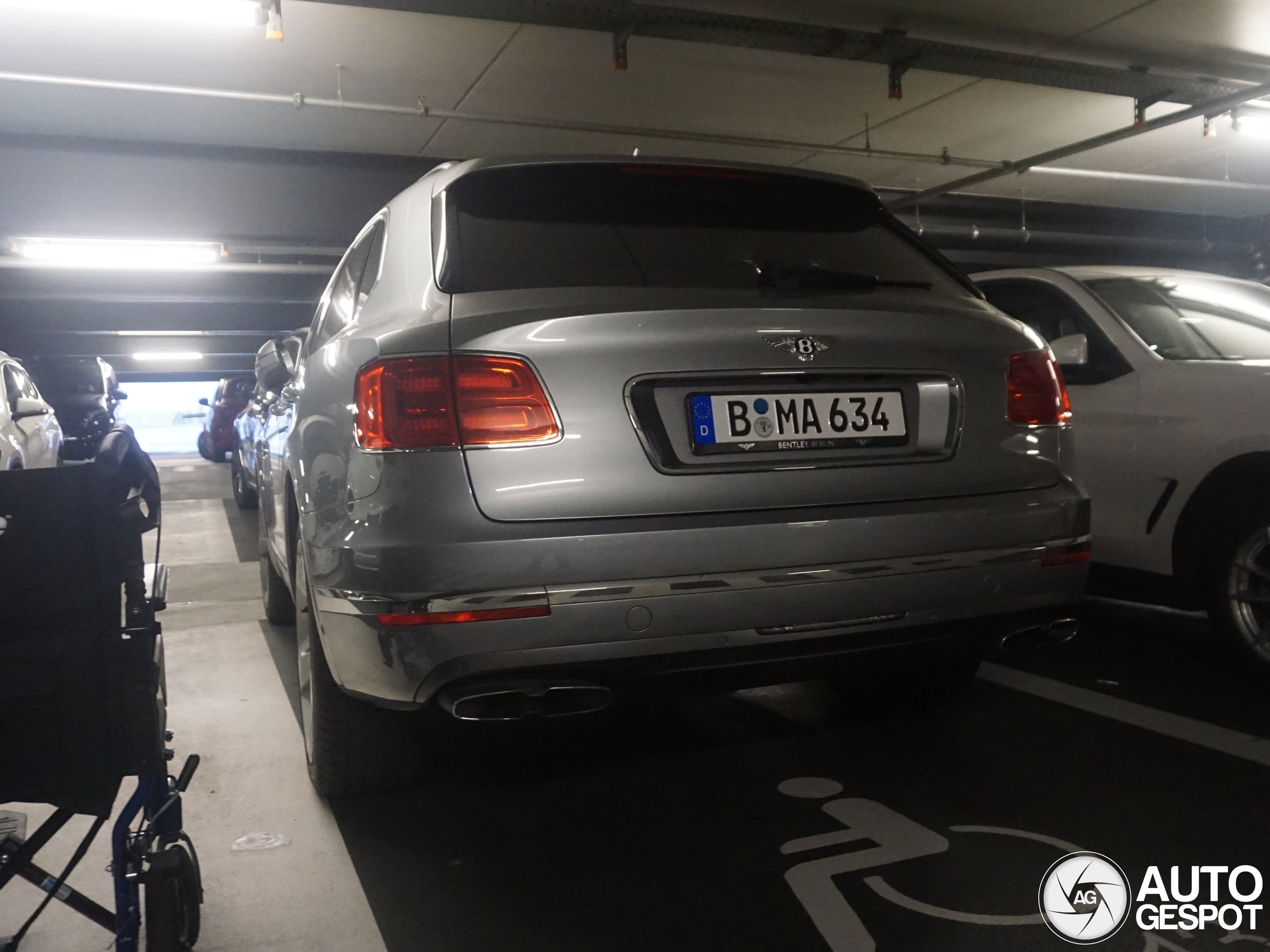 Bentley Bentayga V8