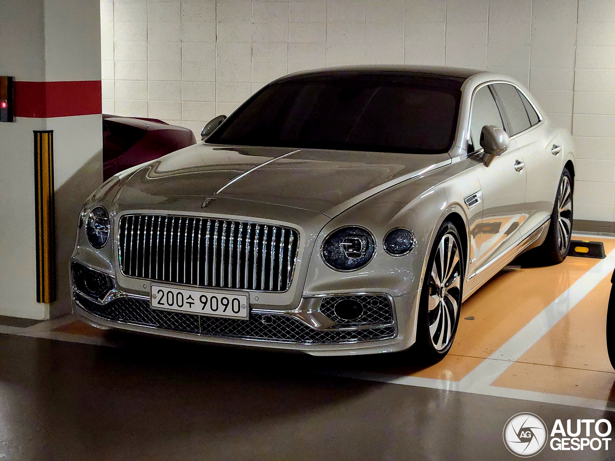 Bentley Flying Spur V8 Azure