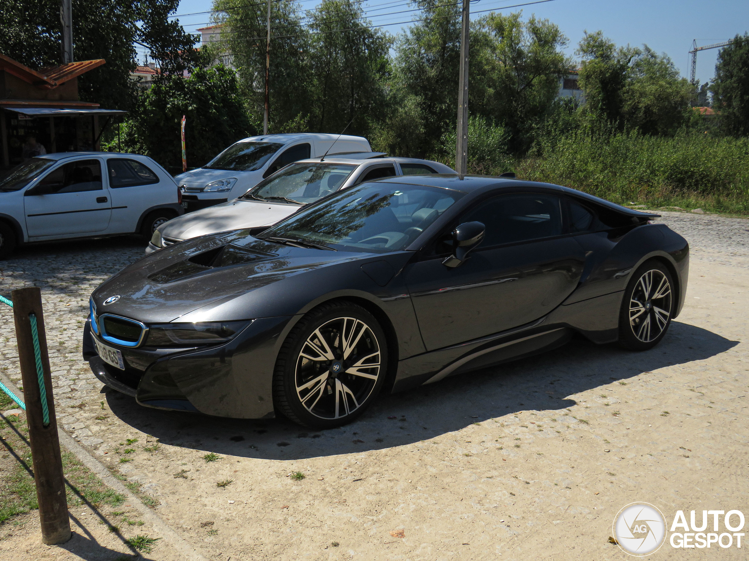 BMW i8