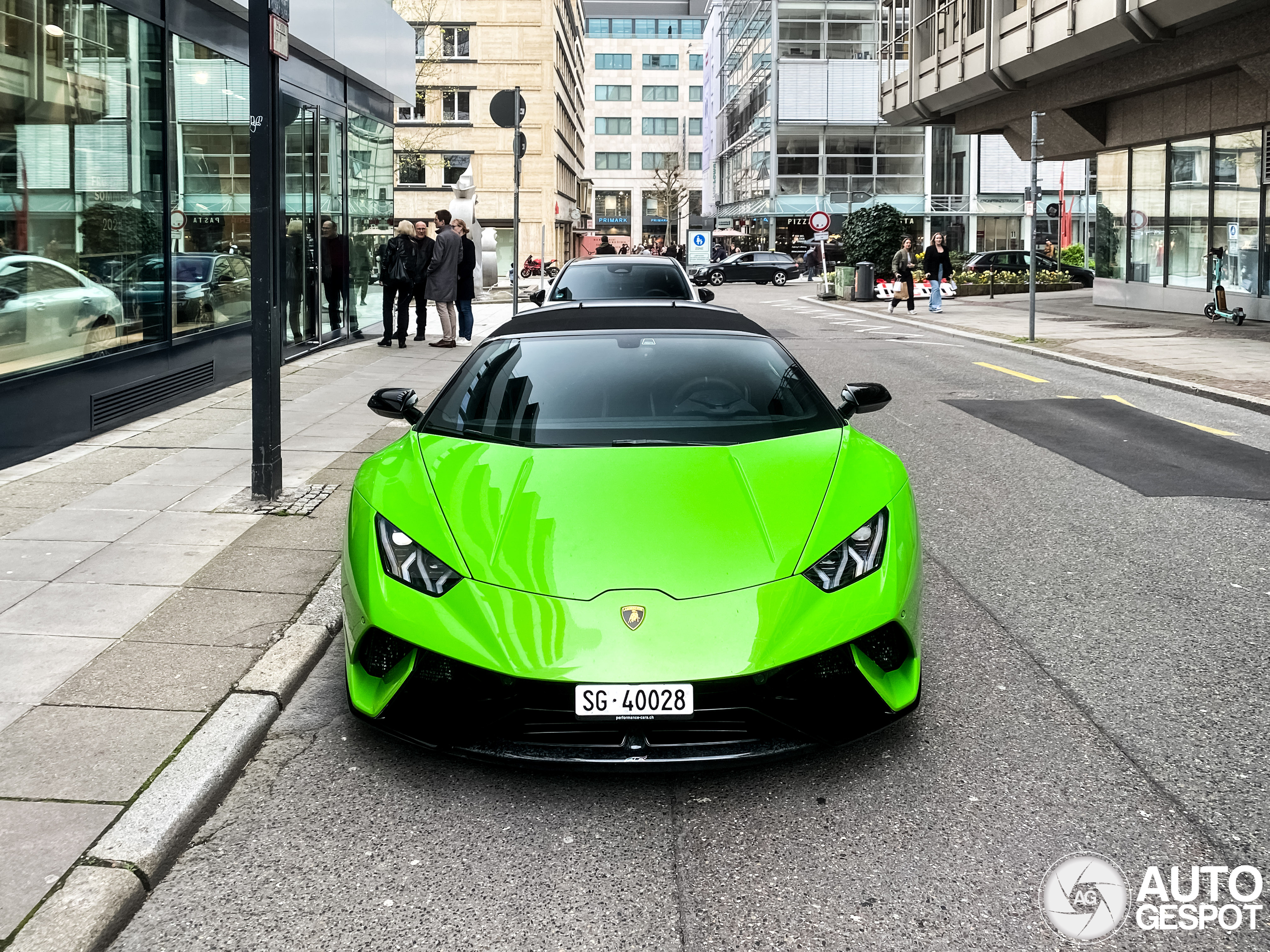 Lamborghini Huracán LP640-4 Performante Spyder