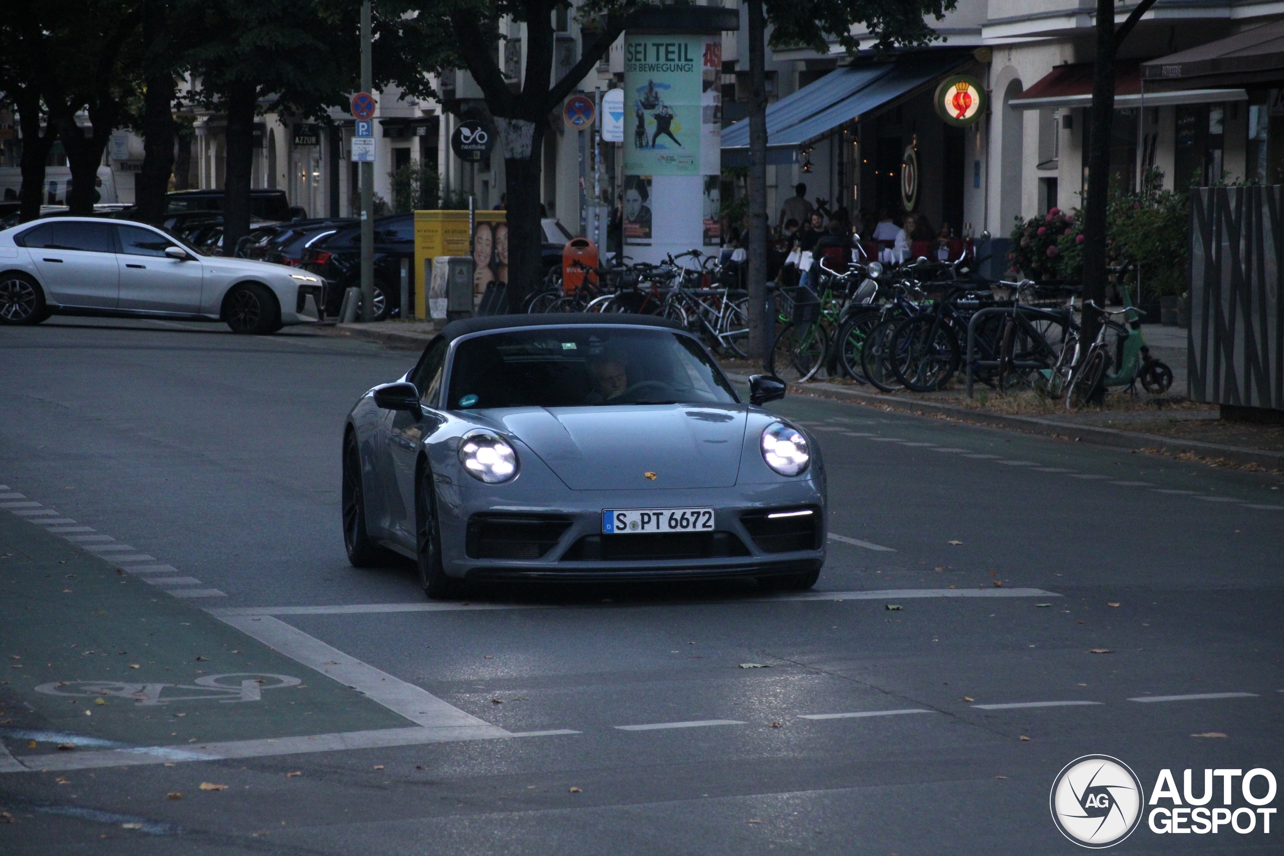 Porsche 992 Carrera 4 GTS Cabriolet