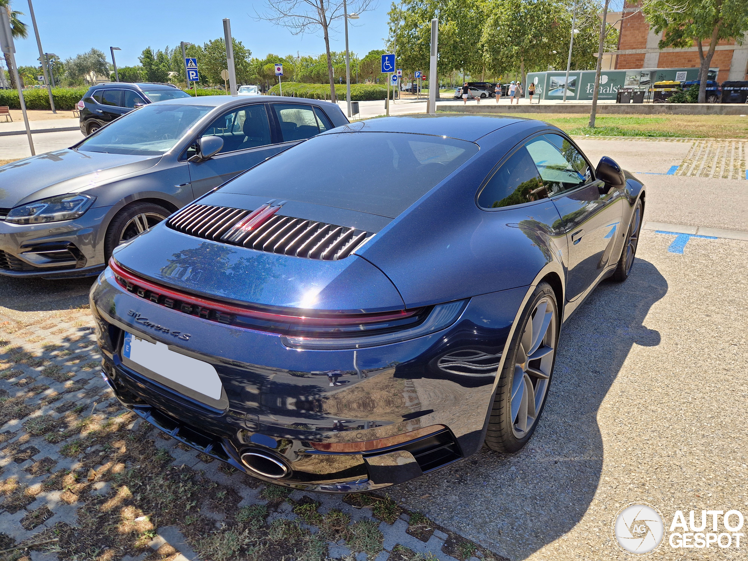 Porsche 992 Carrera 4S