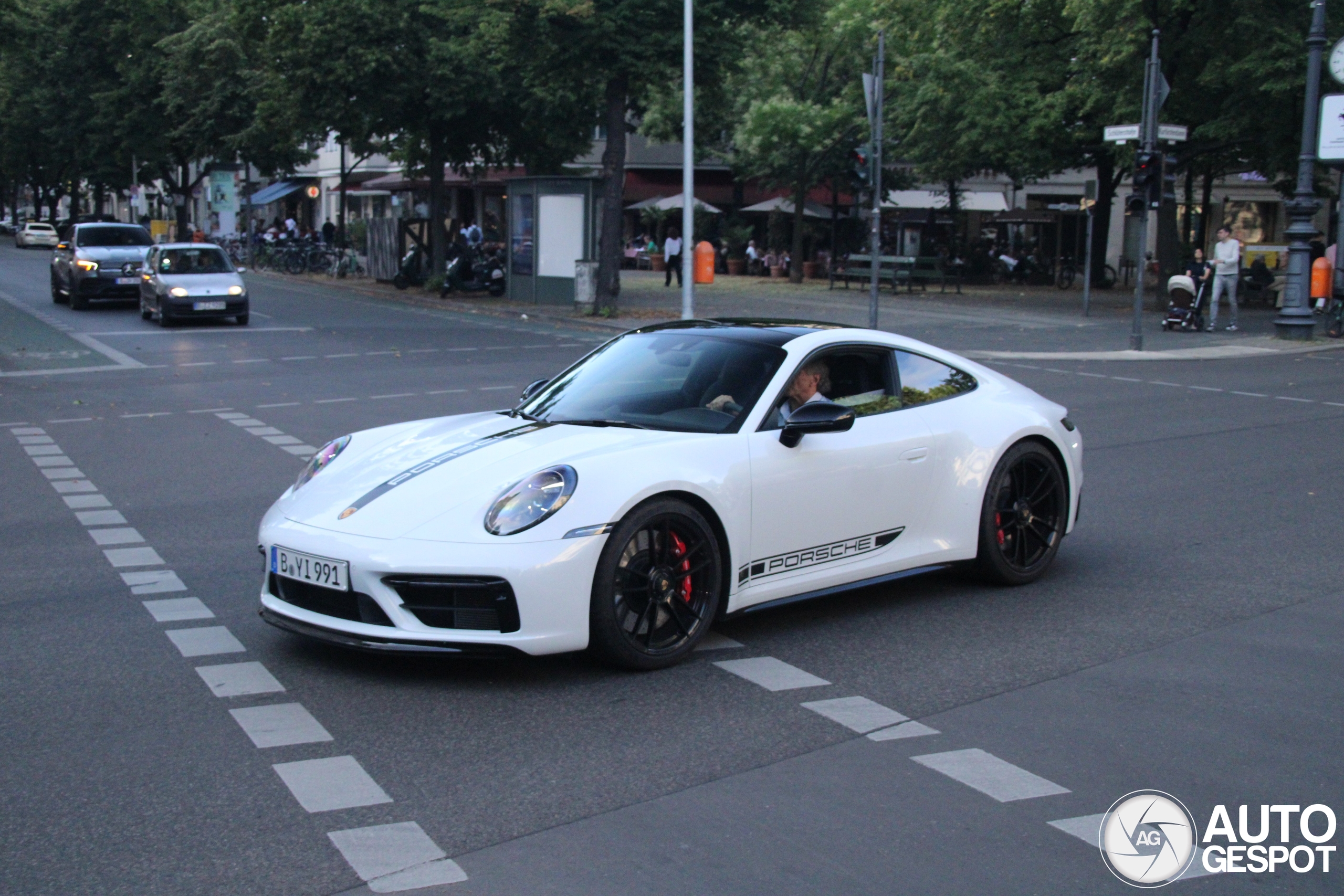 Porsche 992 Carrera GTS