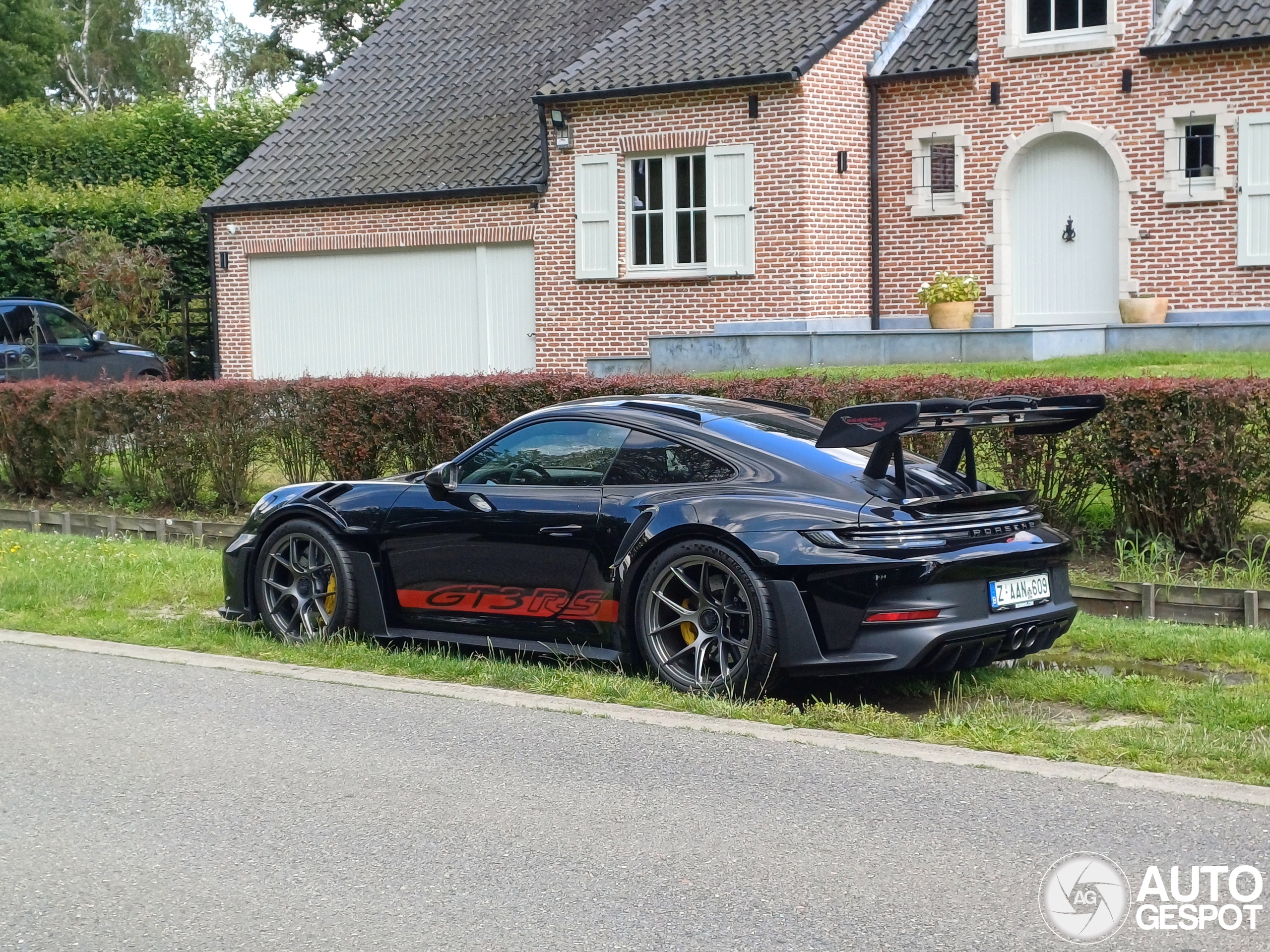 Porsche 992 GT3 RS Weissach Package