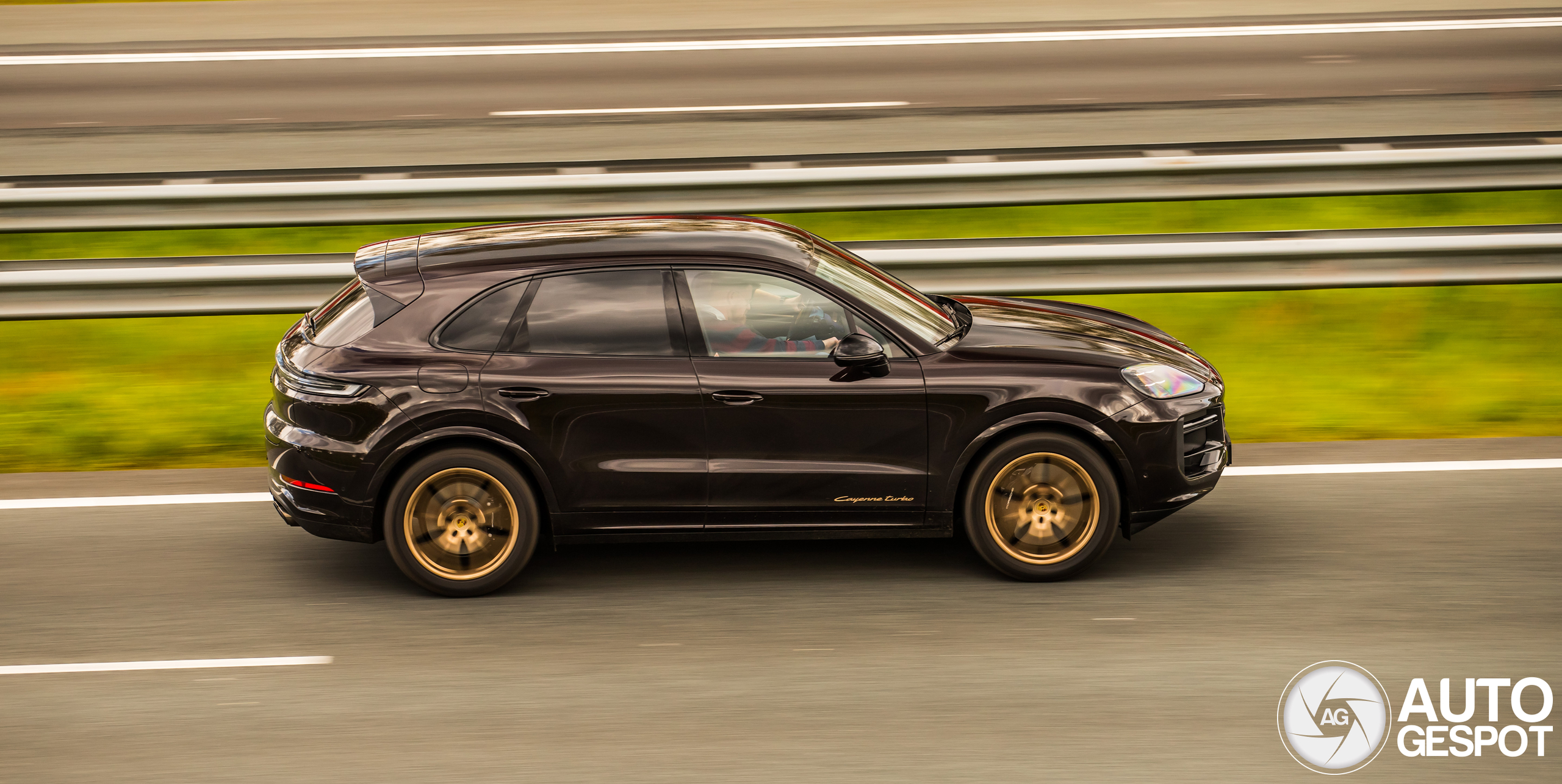 Porsche 9YA Cayenne Turbo E-Hybrid