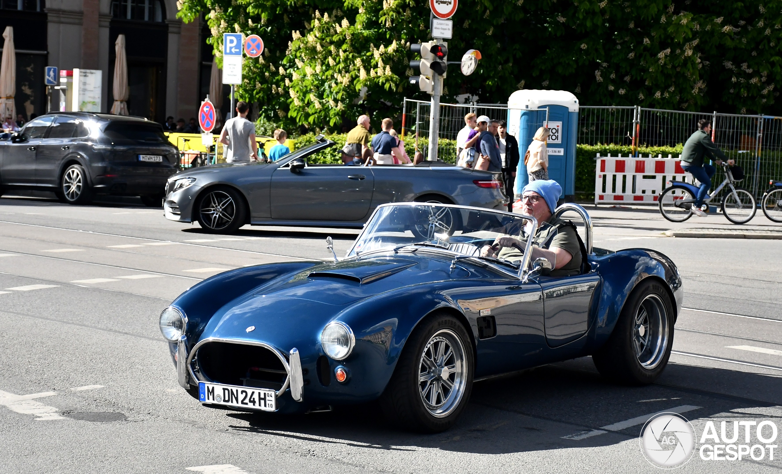 AC Cobra 427