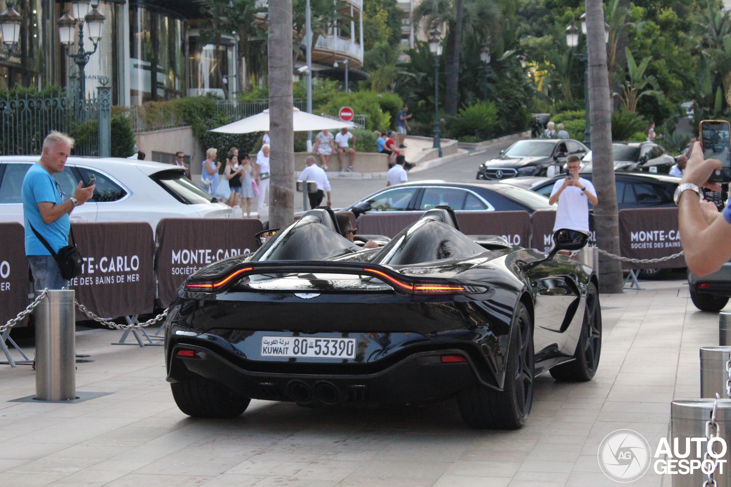 Onuitputtelijk Monaco levert Aston Martin V12 Speedster