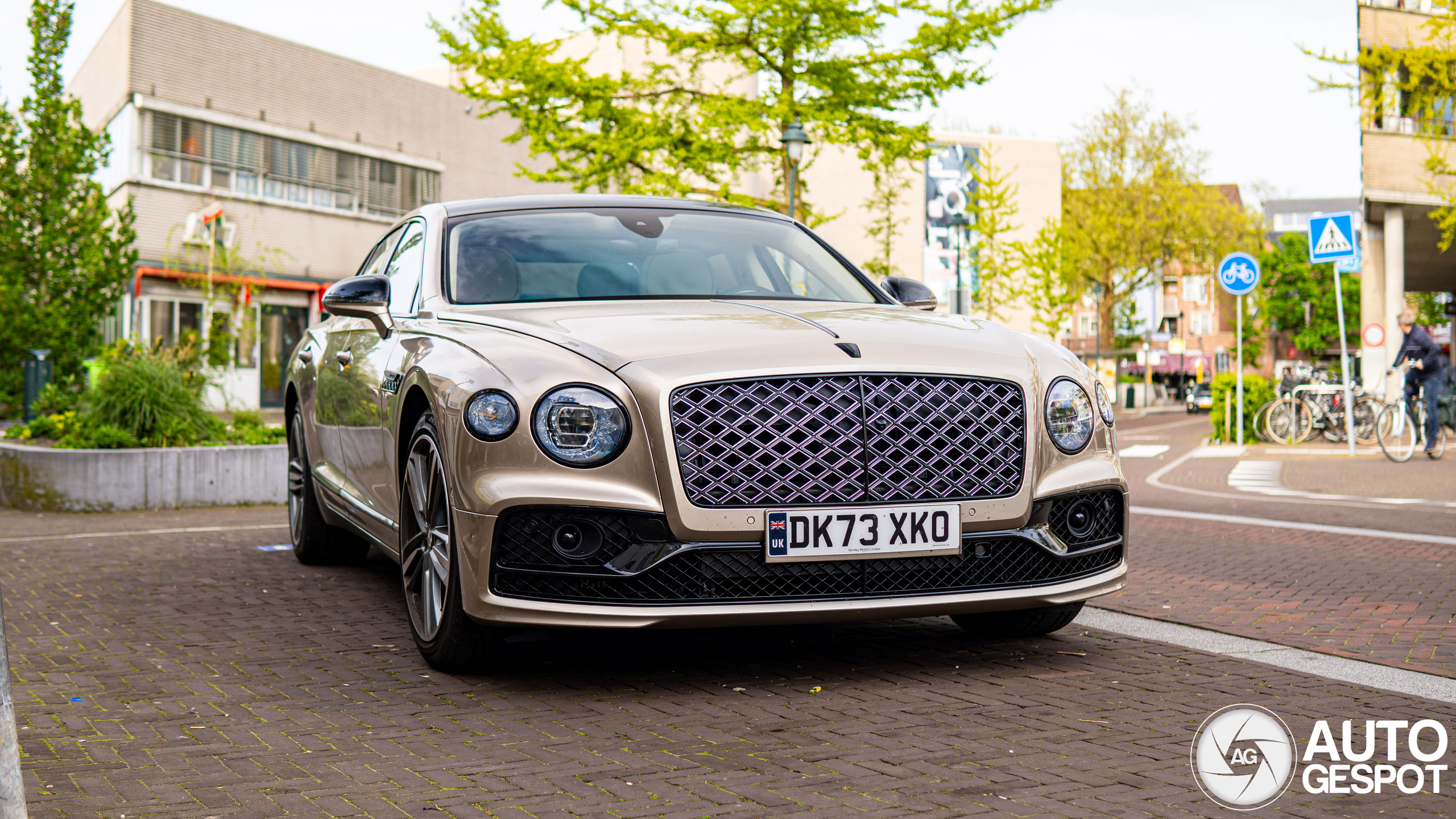 Bentley Flying Spur Hybrid Mulliner