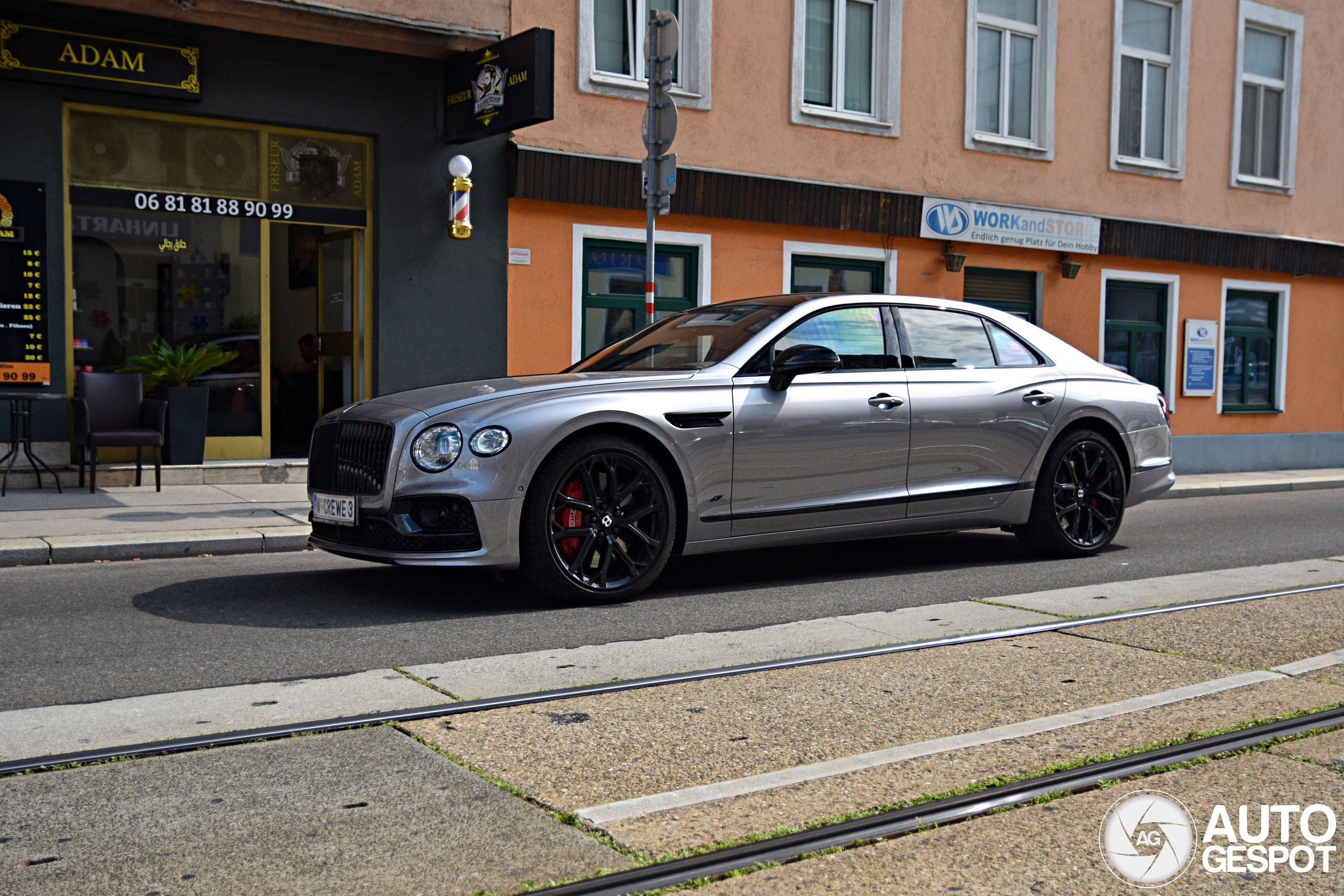 Bentley Flying Spur Hybrid S