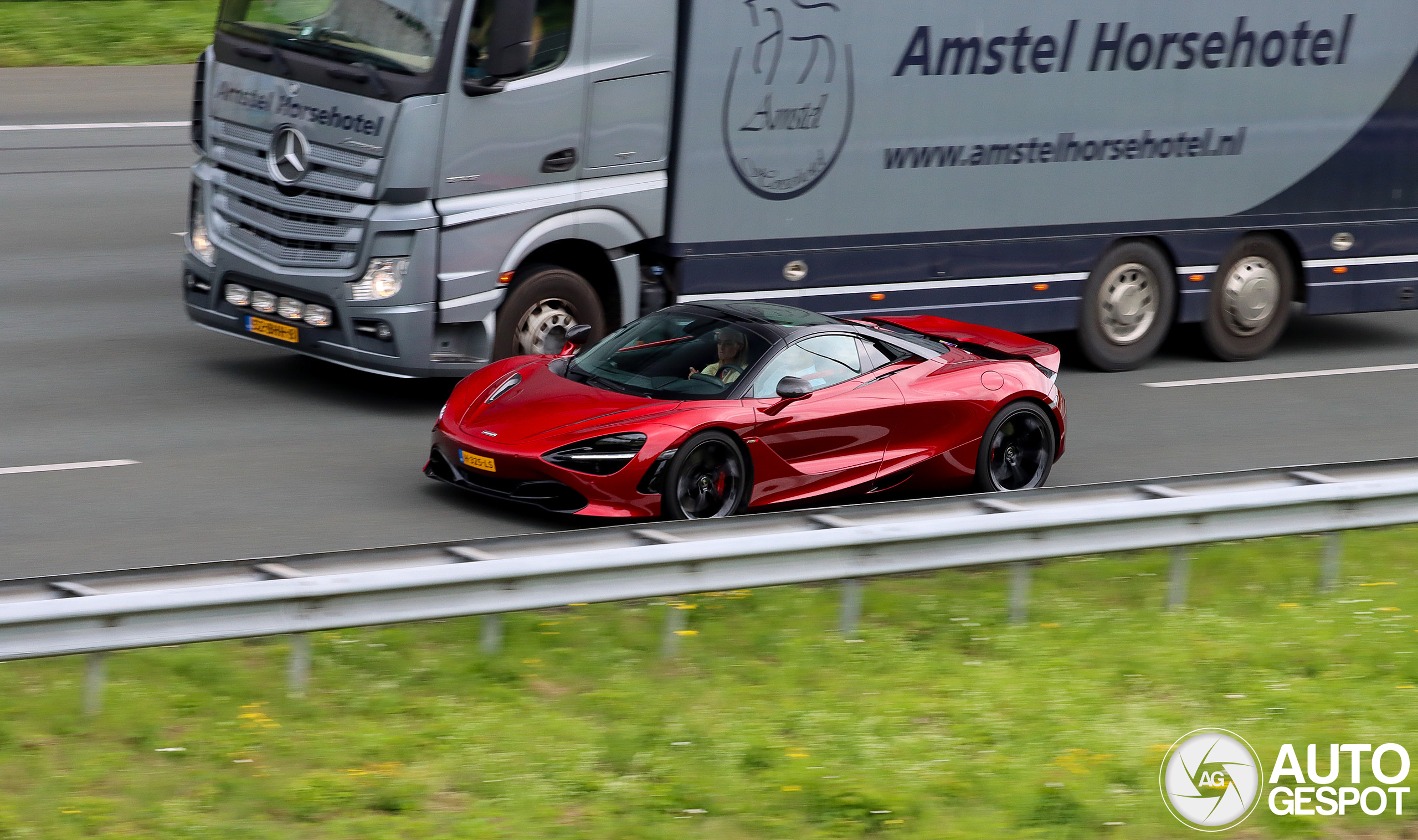 McLaren 720S Spider