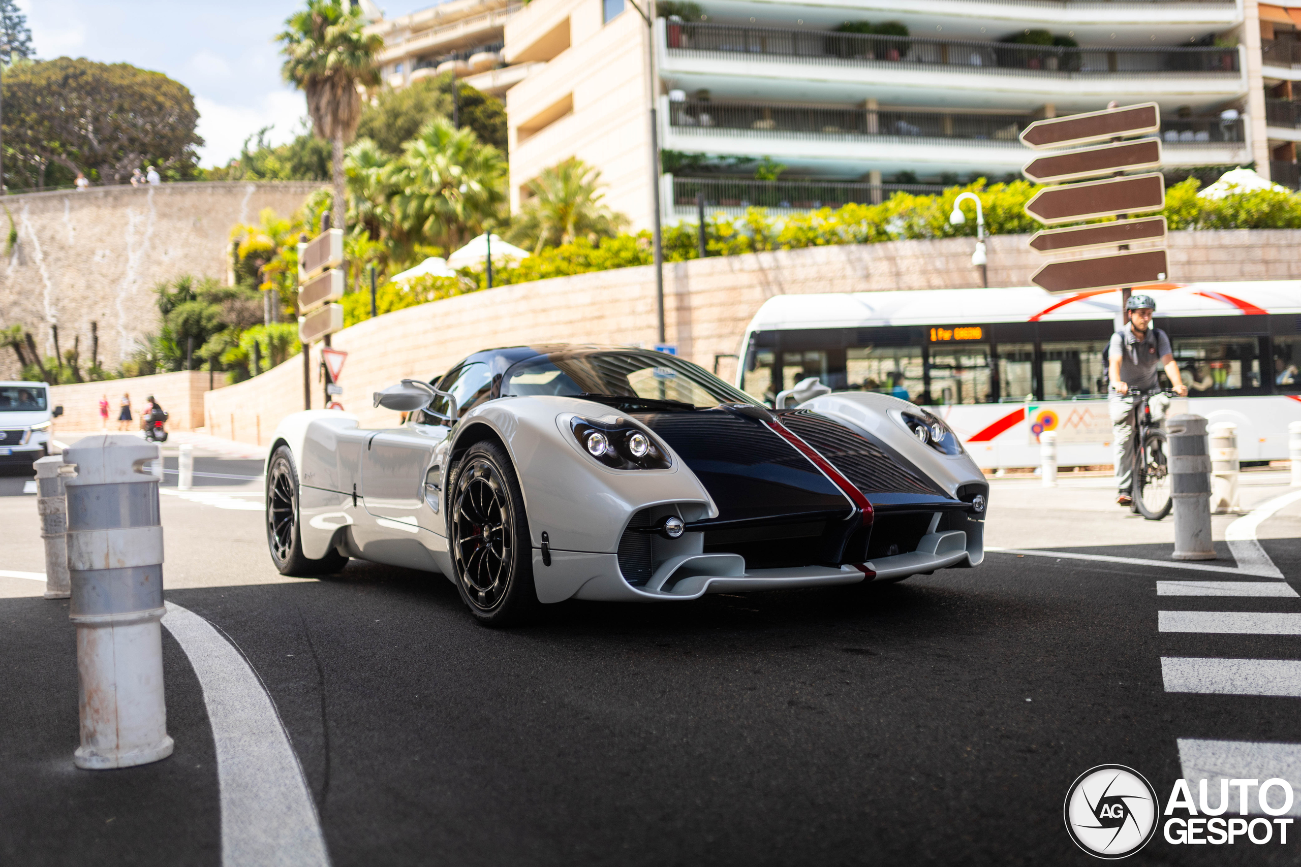 Another Pagani Utopia shows up! This time in Switzerland