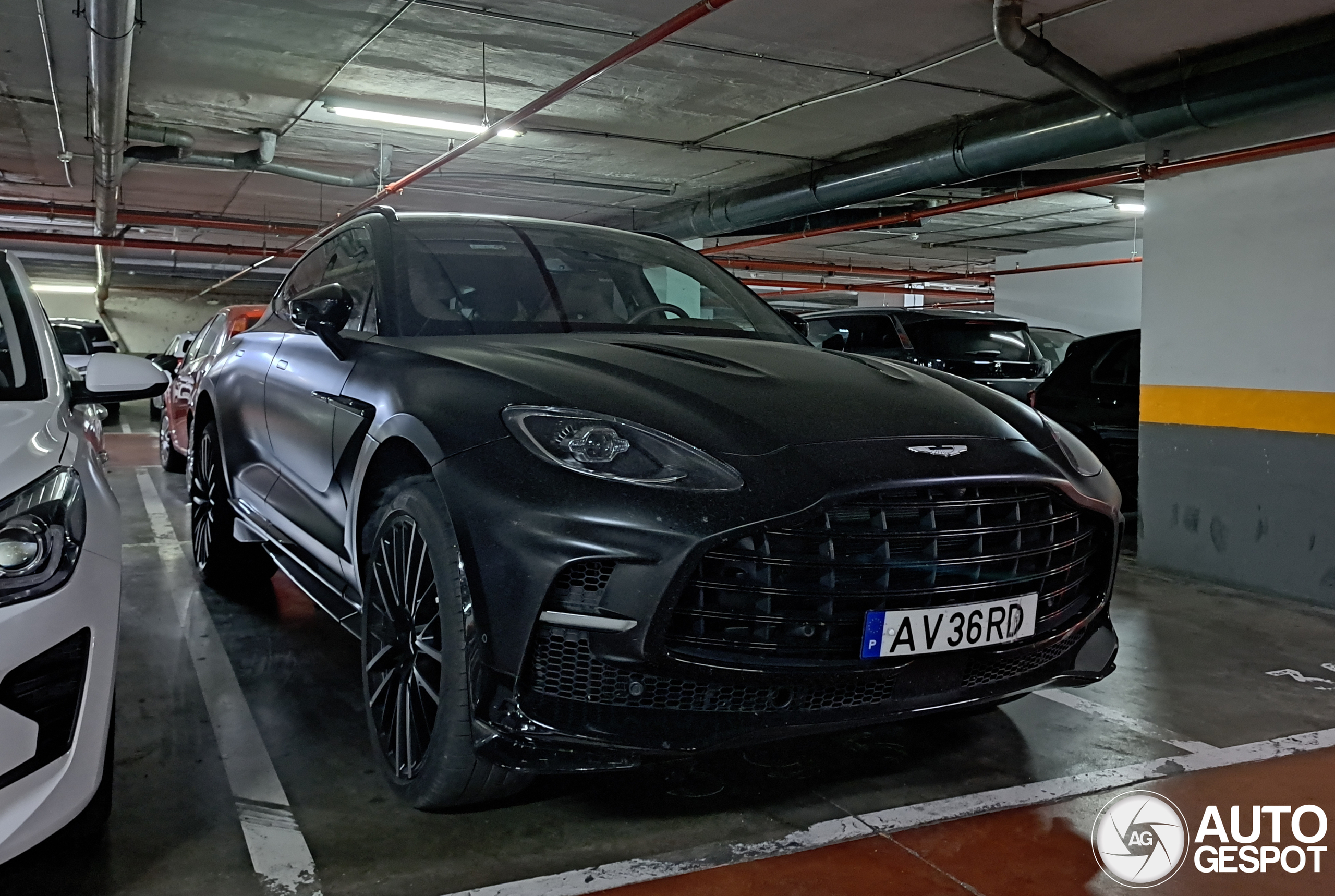 Aston Martin DBX707